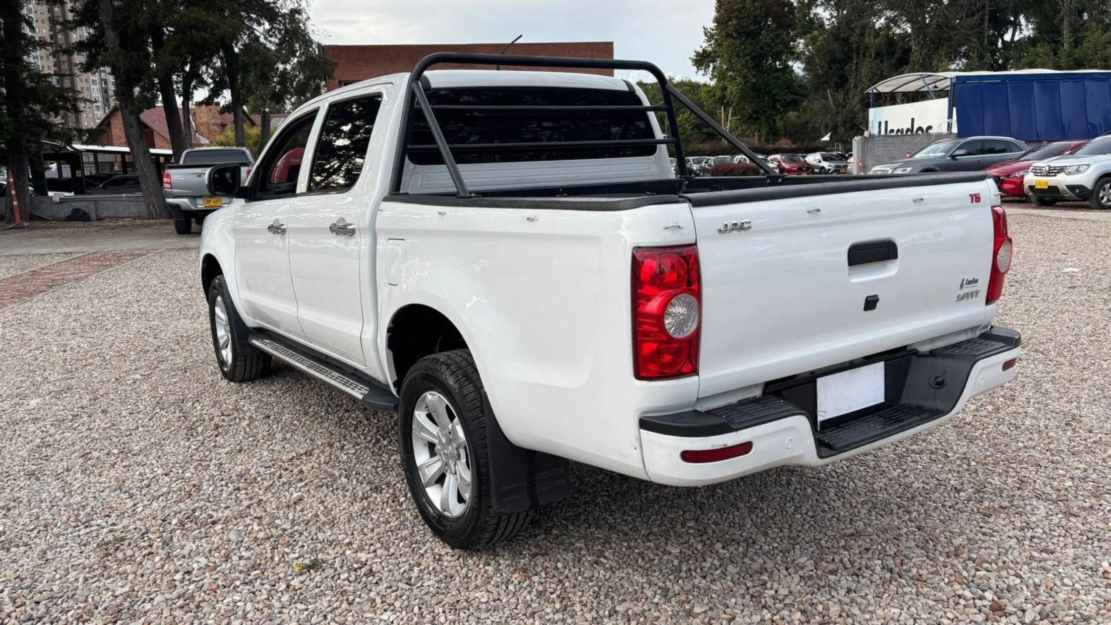 JAC HFC1037 T6 MT 2000CC 4X2