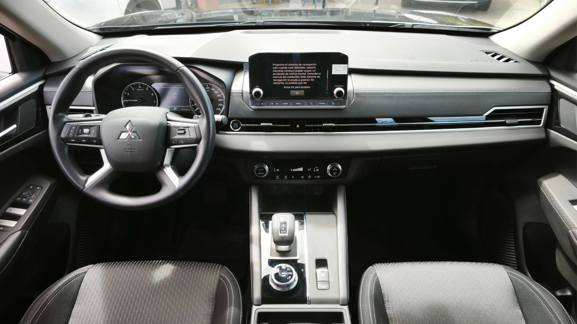 MITSUBISHI OUTLANDER 2.5L AT 2500CC 7AB 4X2