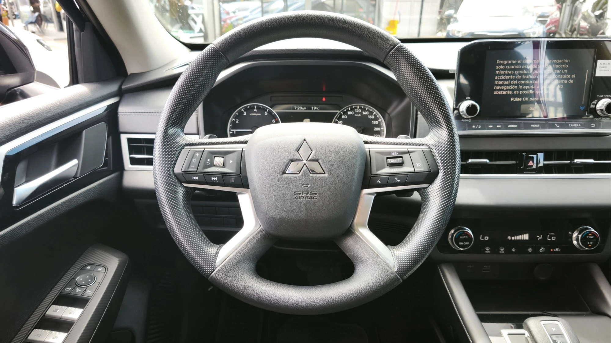 MITSUBISHI OUTLANDER 2.5L AT 2500CC 7AB 4X2