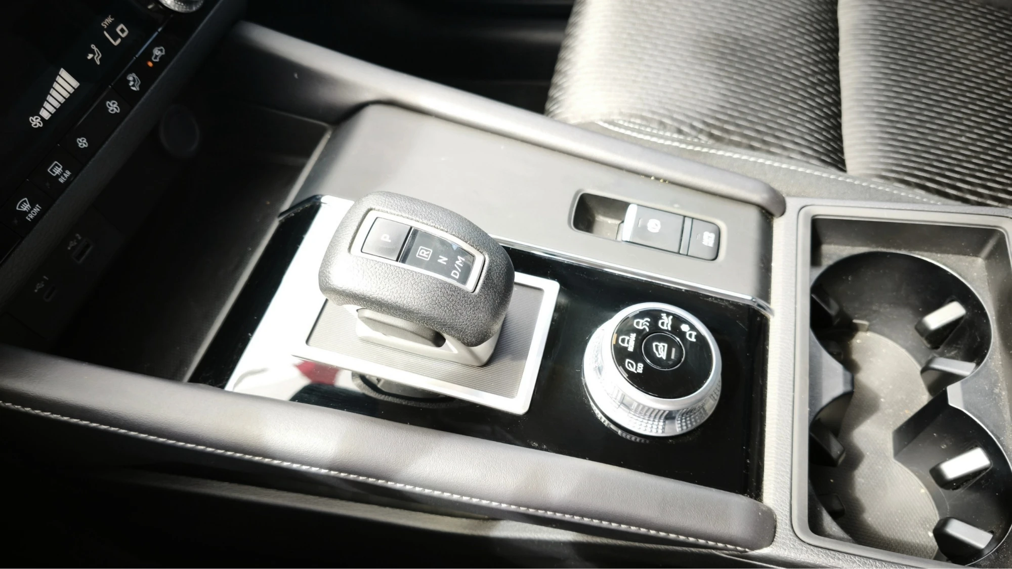 MITSUBISHI OUTLANDER 2.5L AT 2500CC 7AB 4X2