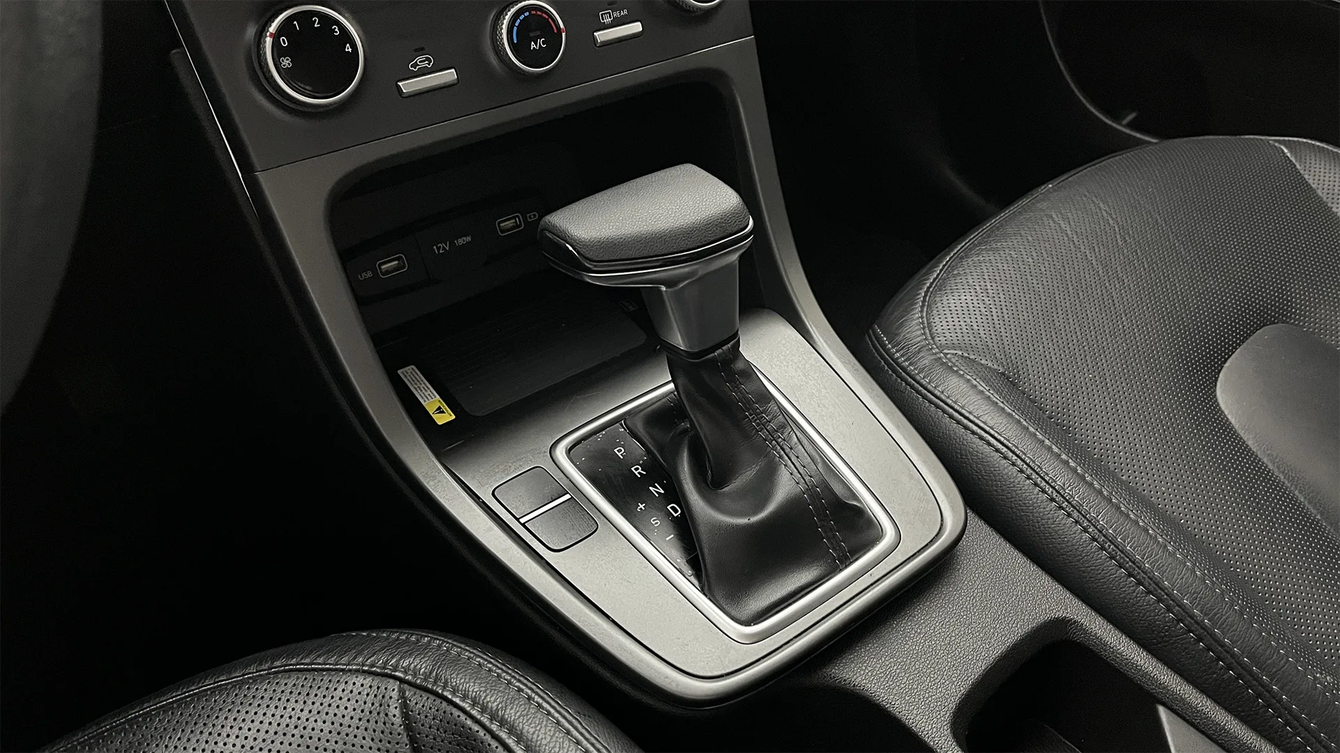 HYUNDAI CRETA PREMIUM AT 1500CC 4X2 6AB
