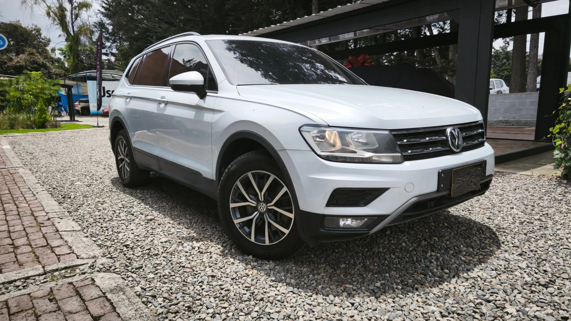 VOLKSWAGEN TIGUAN ALLSPACE TRENDLINE 2.0 TSI 4MOTION TP 2000CC T R17