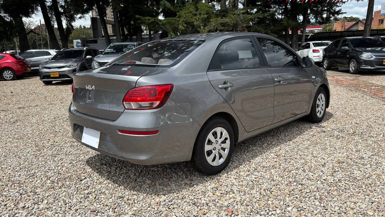 KIA SOLUTO EMOTION MT 1400CC 4P 2AB ABS