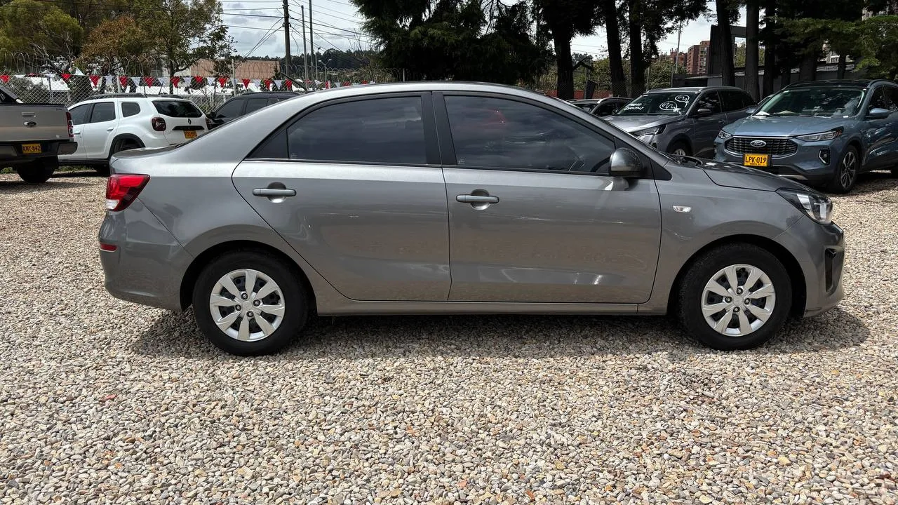 KIA SOLUTO EMOTION MT 1400CC 4P 2AB ABS