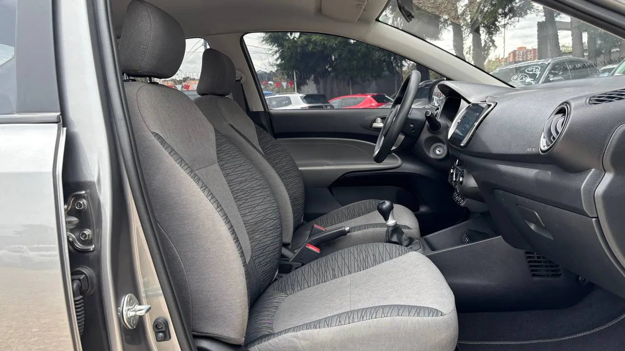 KIA SOLUTO EMOTION MT 1400CC 4P 2AB ABS