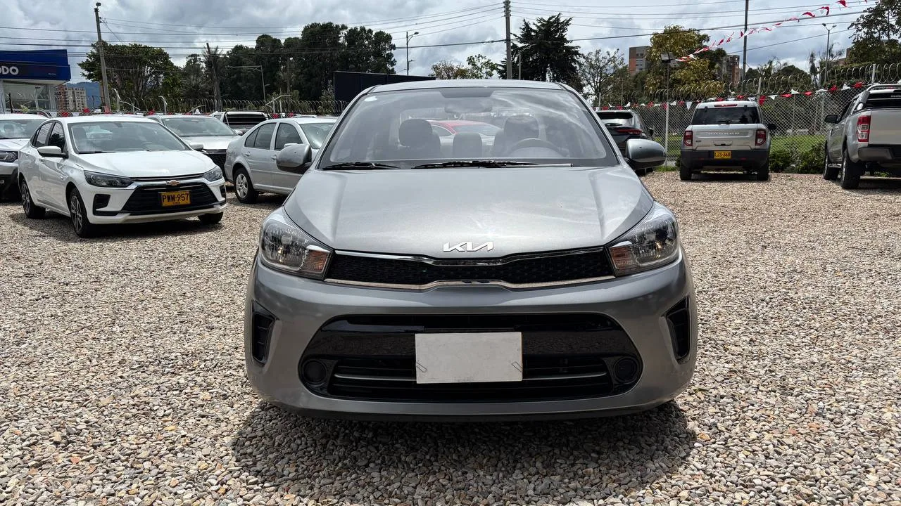 KIA SOLUTO EMOTION MT 1400CC 4P 2AB ABS