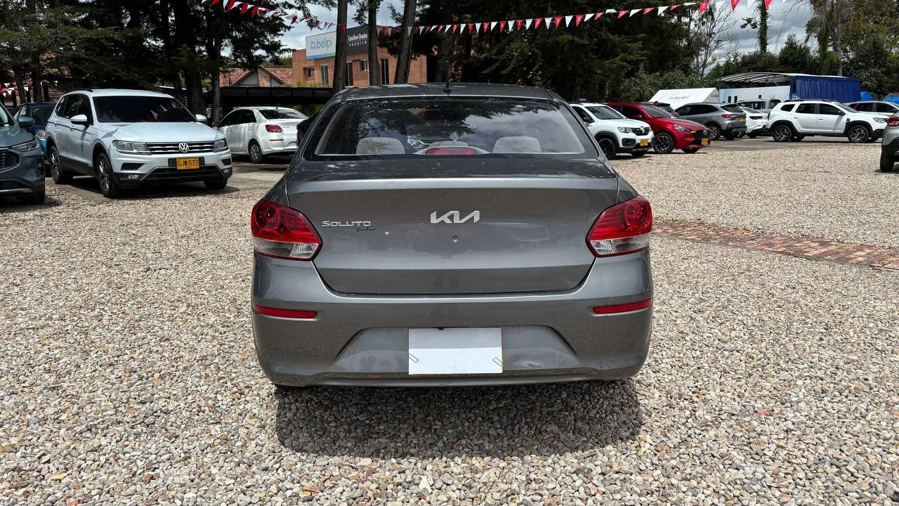 KIA SOLUTO EMOTION MT 1400CC 4P 2AB ABS