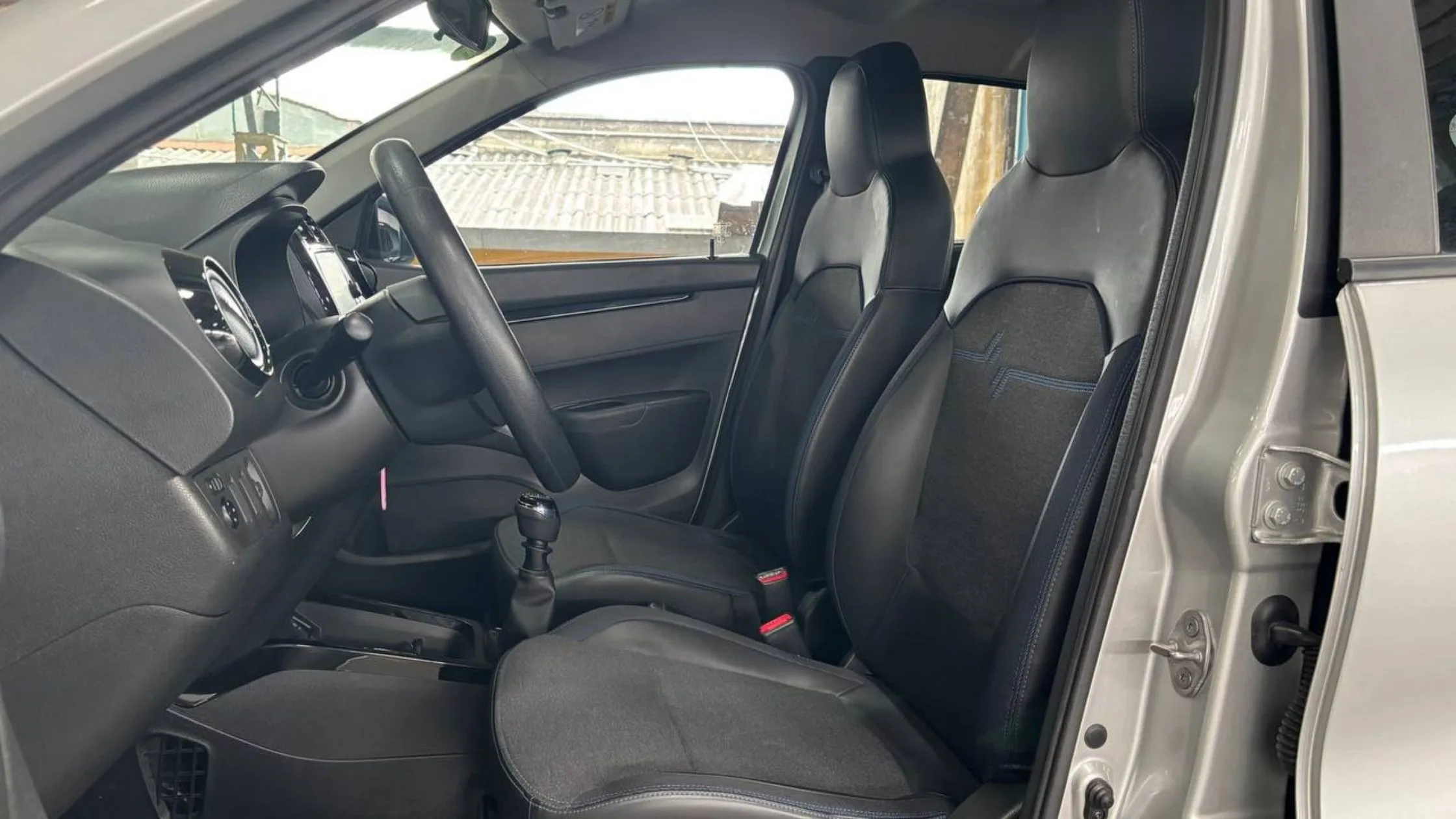 RENAULT KWID INTENS MT 1000CC 12V 4AB ABS