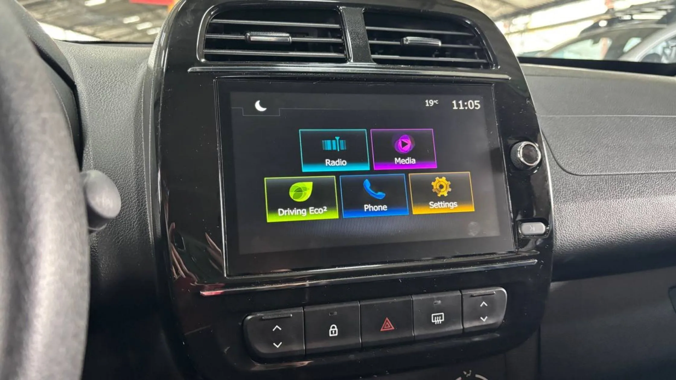 RENAULT KWID INTENS MT 1000CC 12V 4AB ABS