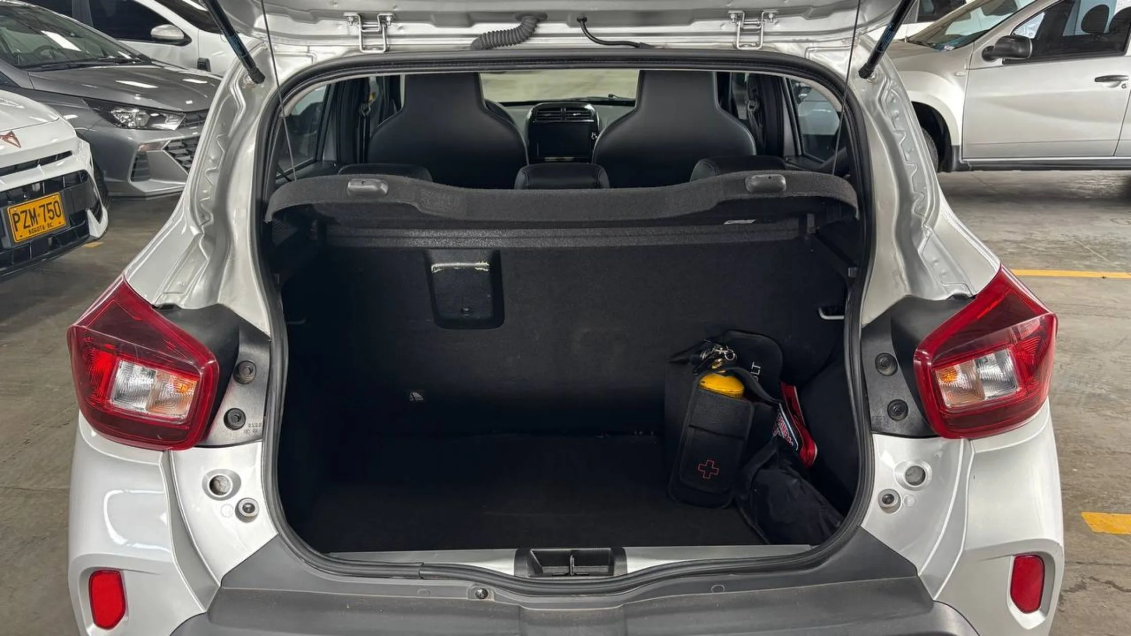RENAULT KWID INTENS MT 1000CC 12V 4AB ABS