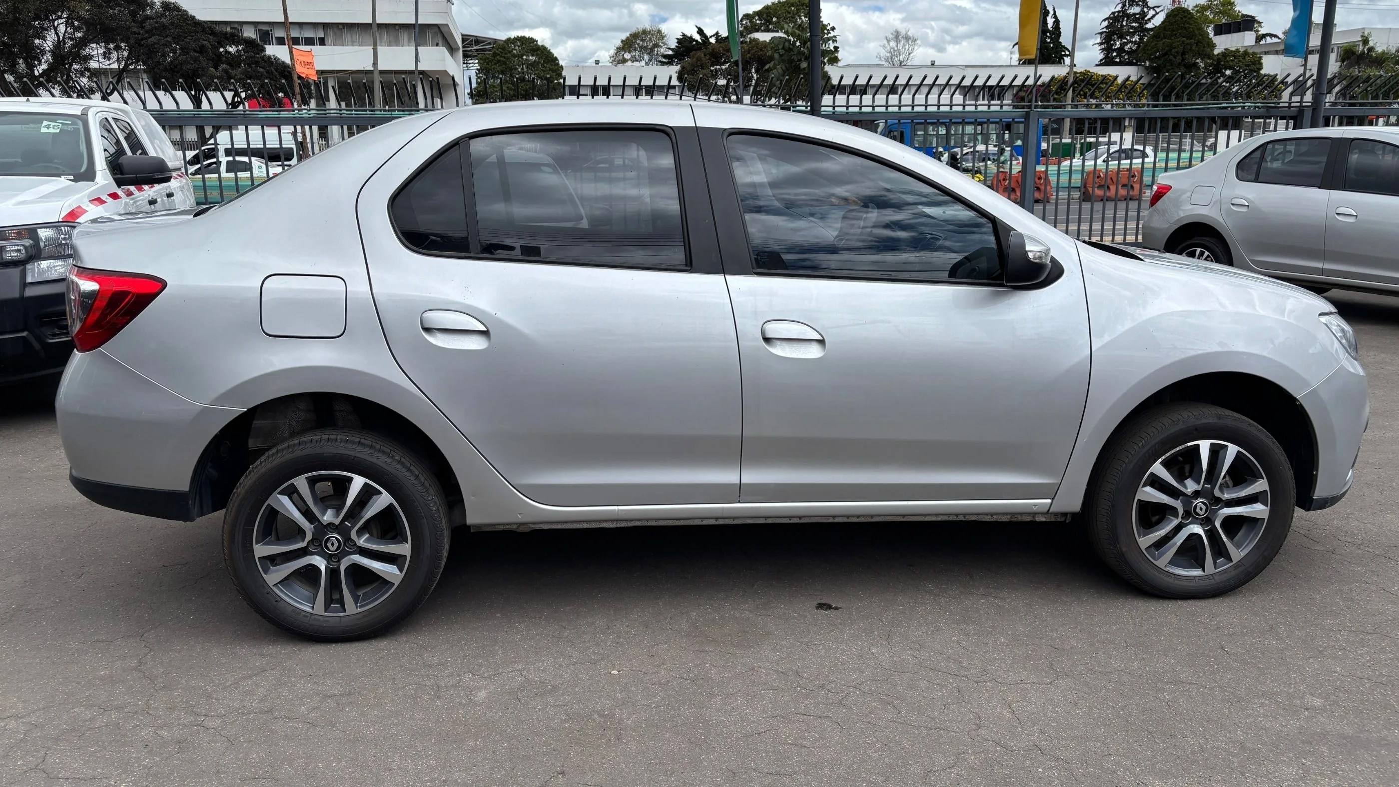 RENAULT LOGAN INTENS TP 1600CC 16V AA 4AB ABS TC
