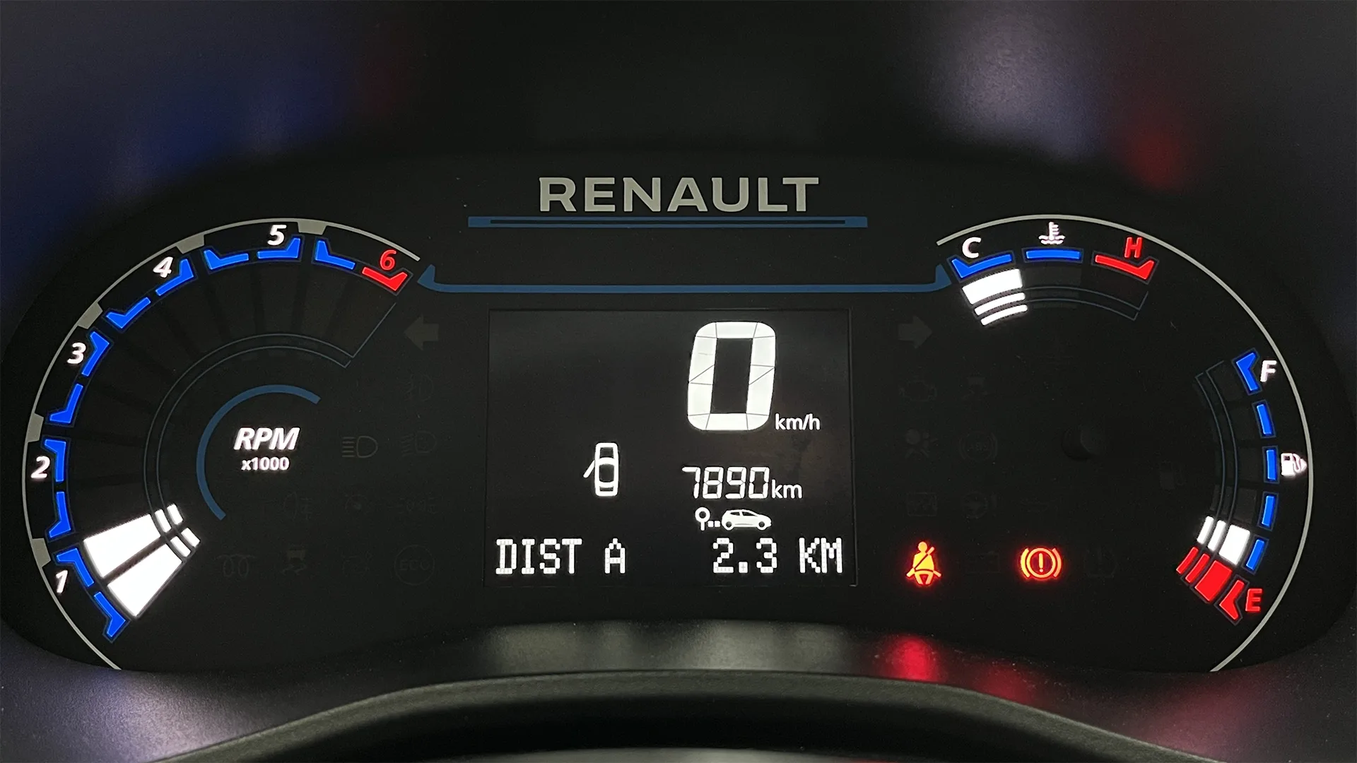RENAULT KWID OUTSIDER MT 1000CC 12V 4AB ABS
