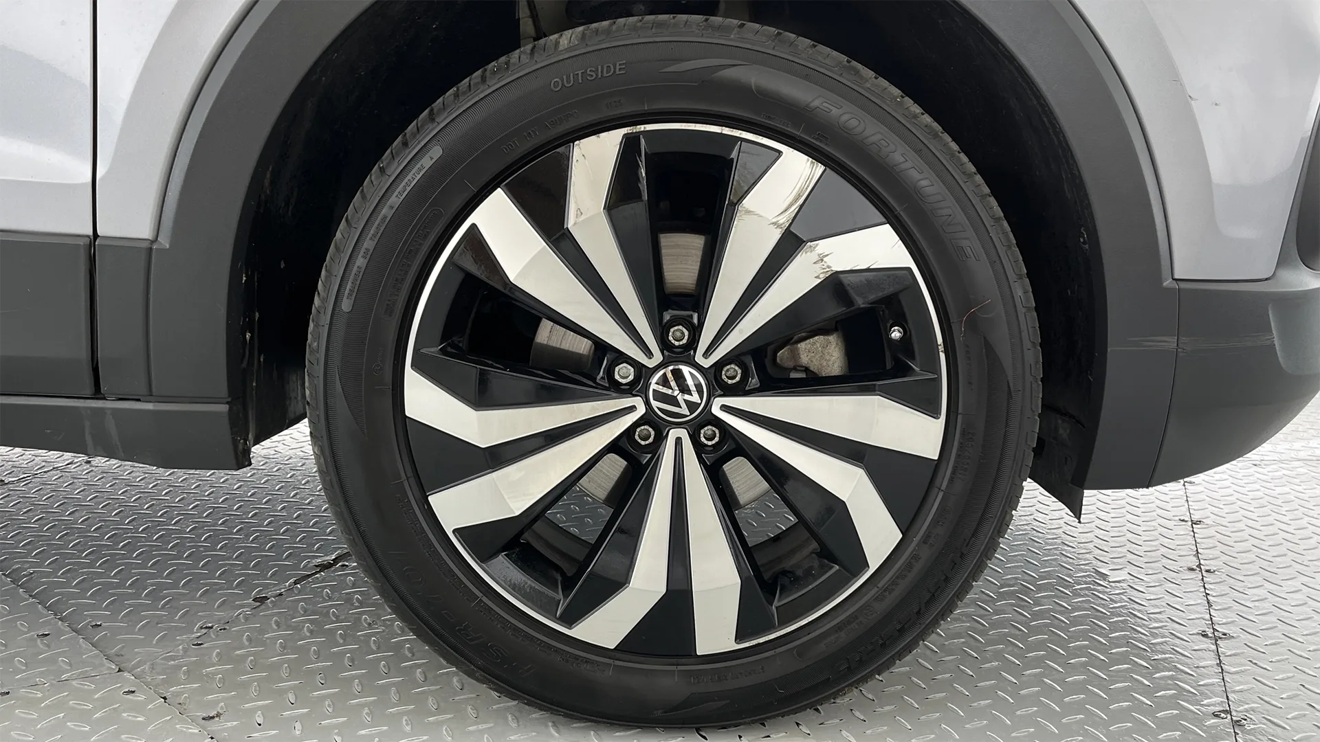 VOLKSWAGEN T COMFORTLINE TP 1000CC T 6AB ABS CT R17