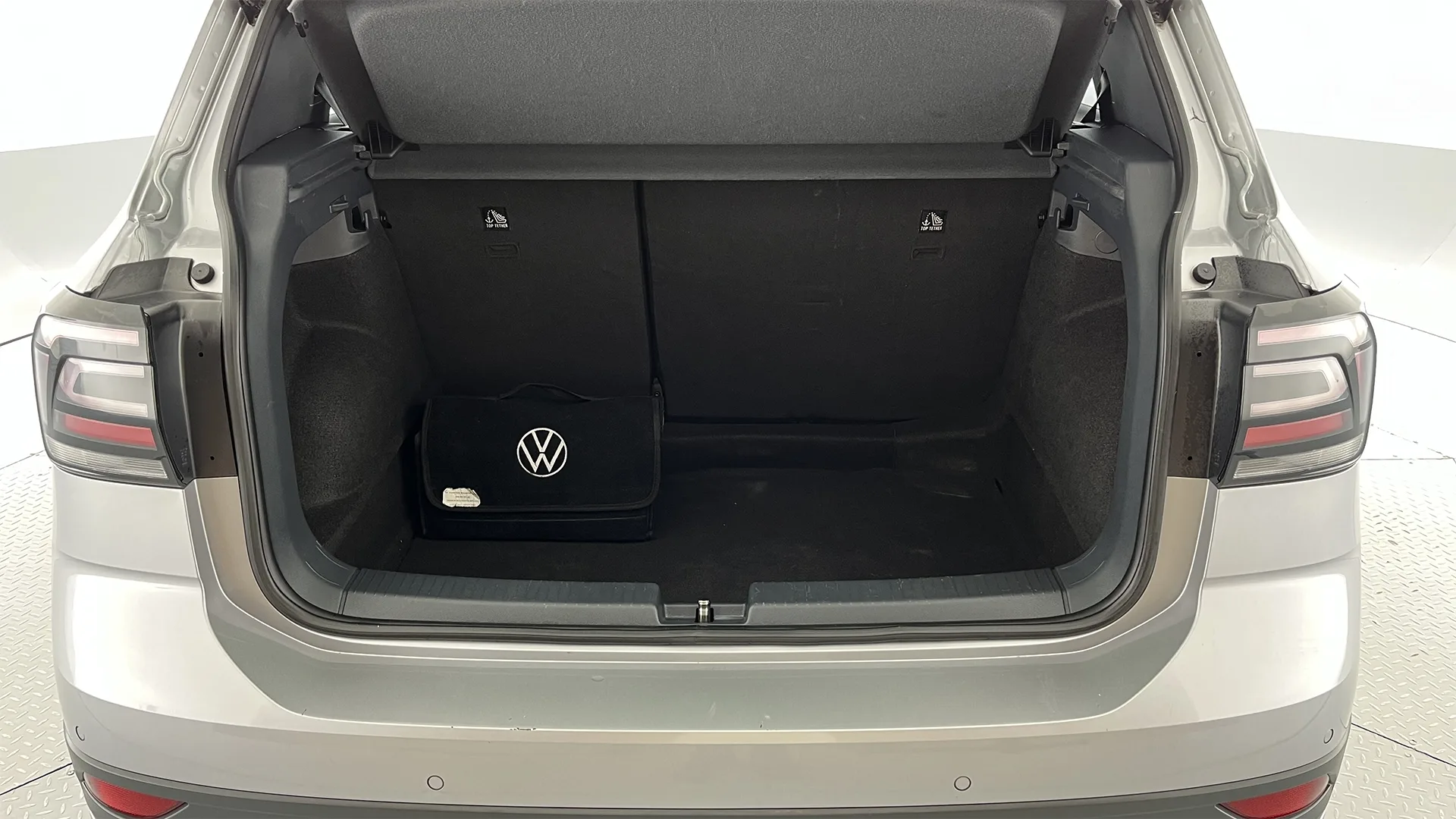 VOLKSWAGEN T COMFORTLINE TP 1000CC T 6AB ABS CT R17