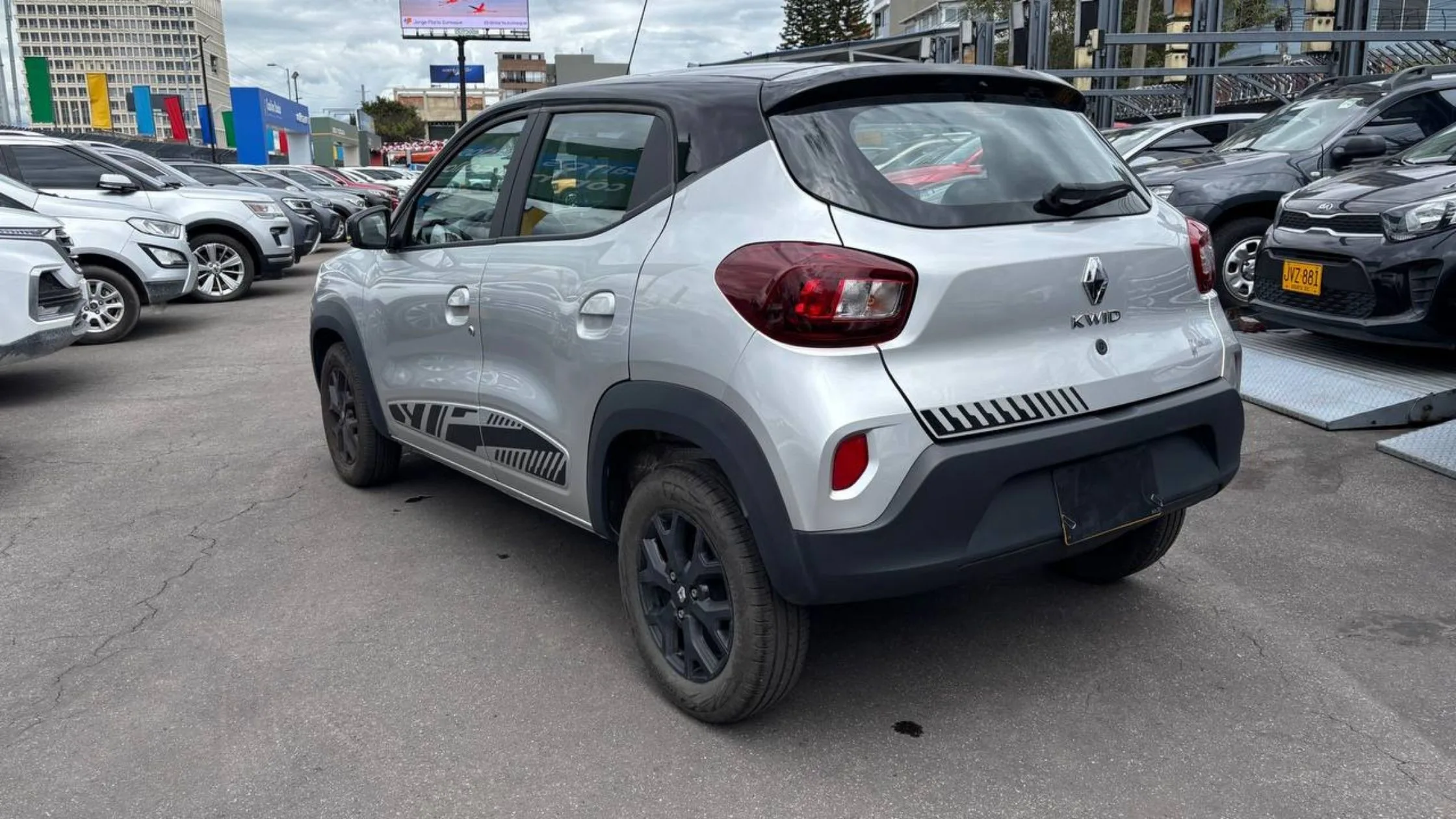 RENAULT KWID ICONIC MT 1000CC 12V 4AB ABS