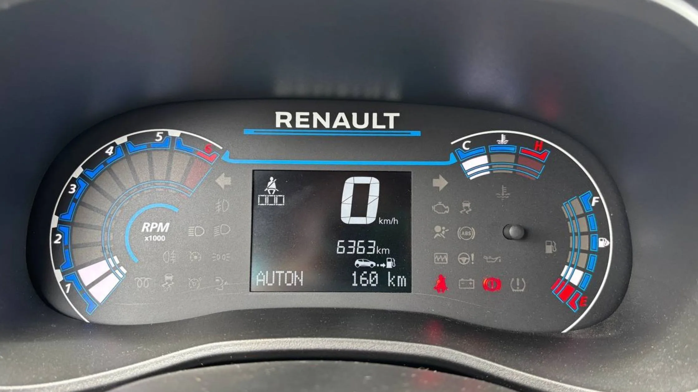 RENAULT KWID ICONIC MT 1000CC 12V 4AB ABS