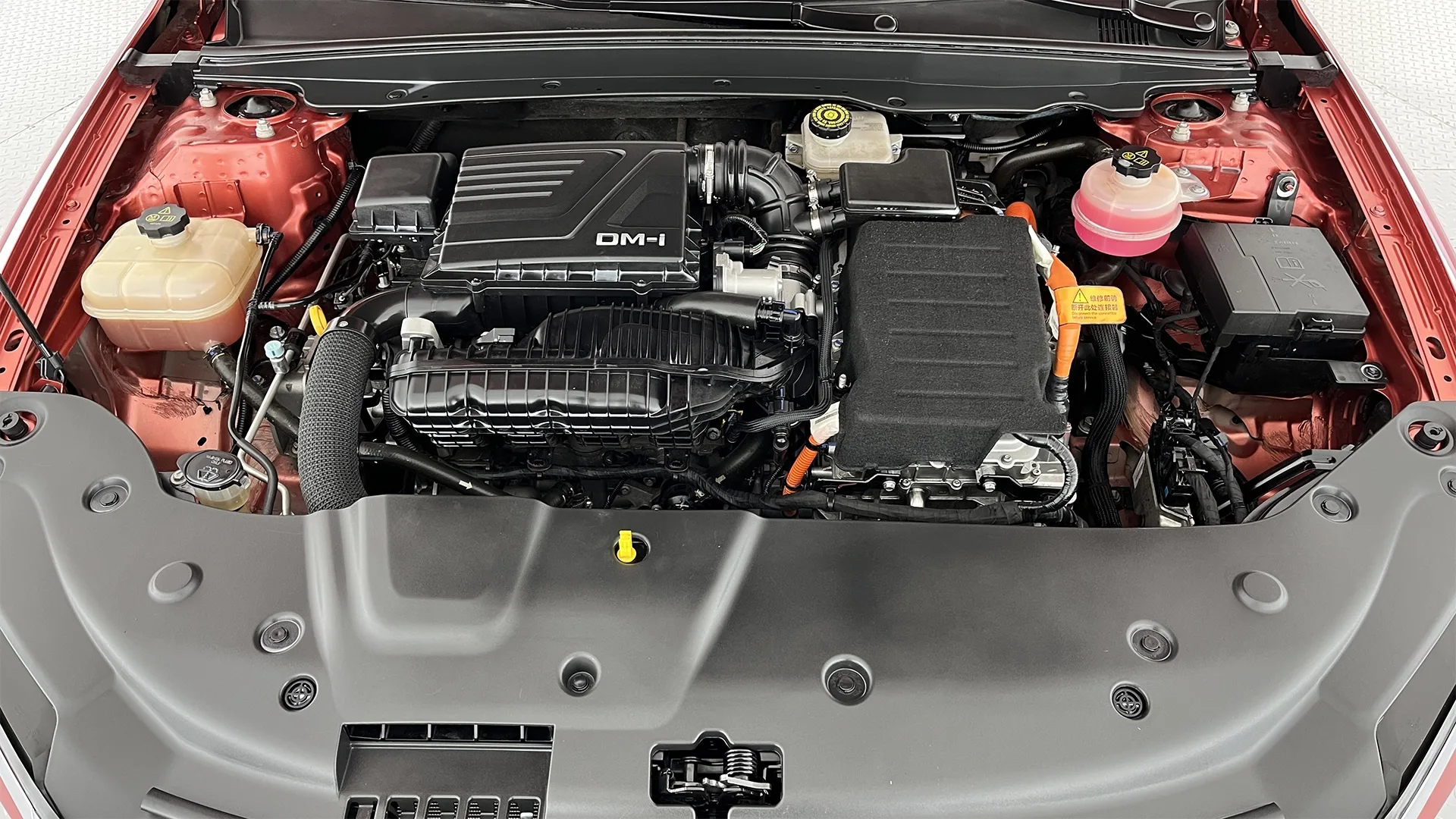 BYD QIN DM-I AT 1500CC