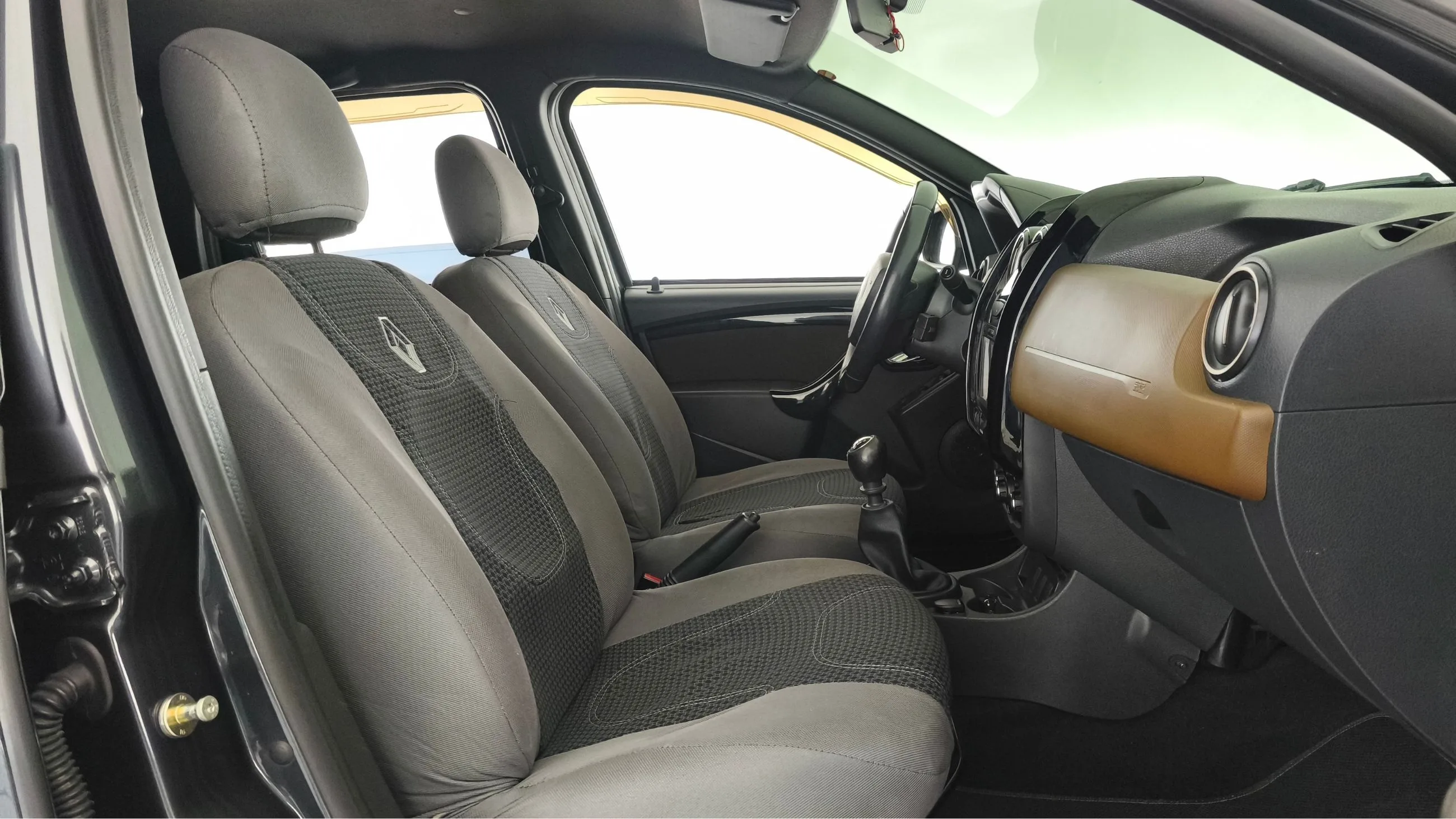 RENAULT DUSTER DYNAMIQUE/INTENS MT 2000CC 4X2