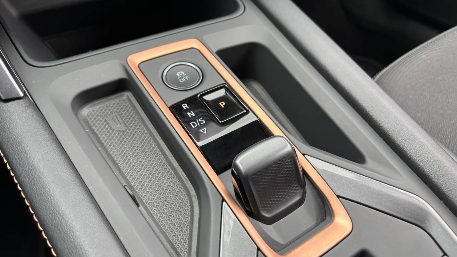 CUPRA FORMENTOR DRIVE AT 1500CC T 4X2 6AB