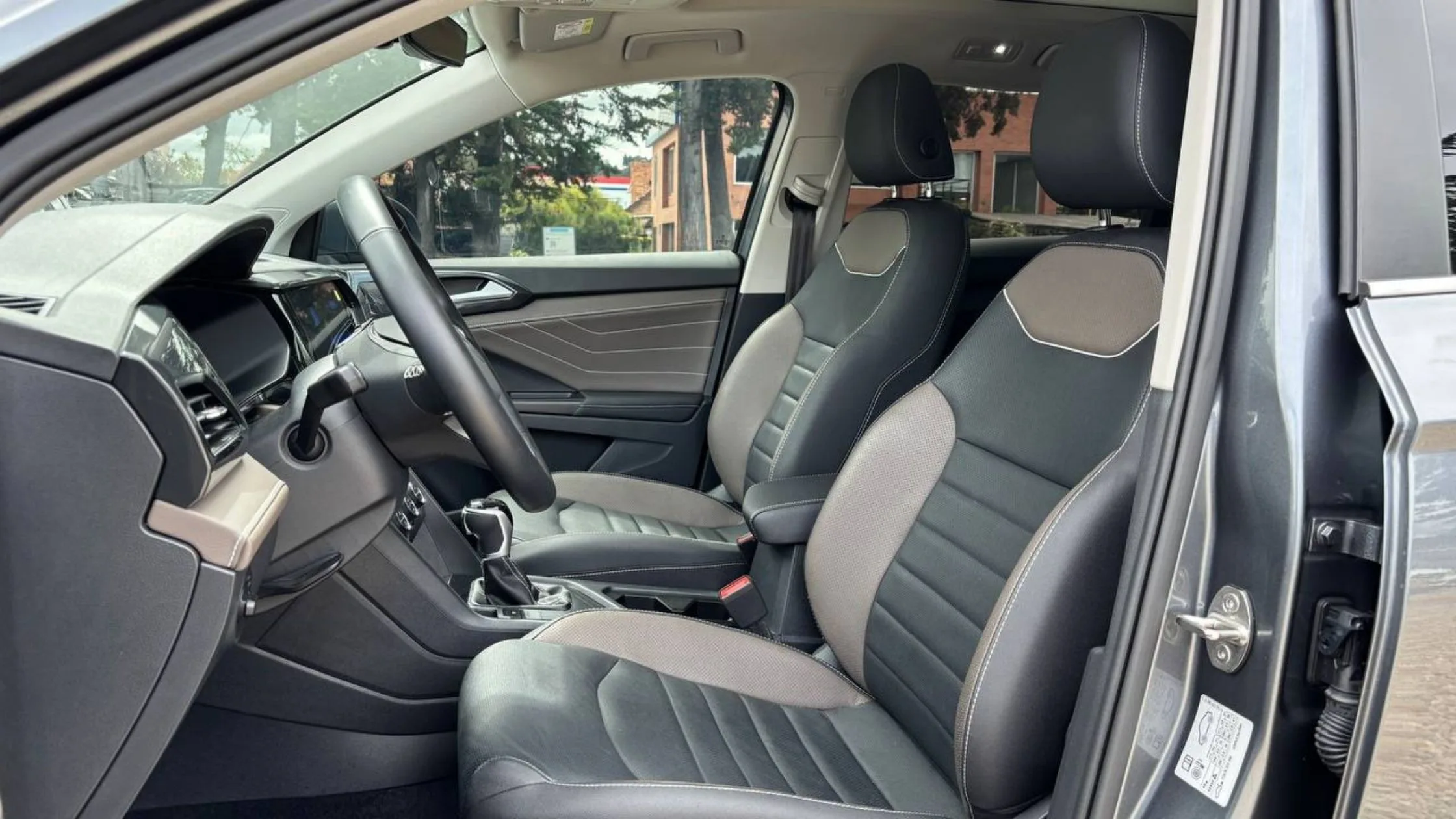 VOLKSWAGEN TAOS HIGHLINE SE AT 1400CC T 6AB ABS CT