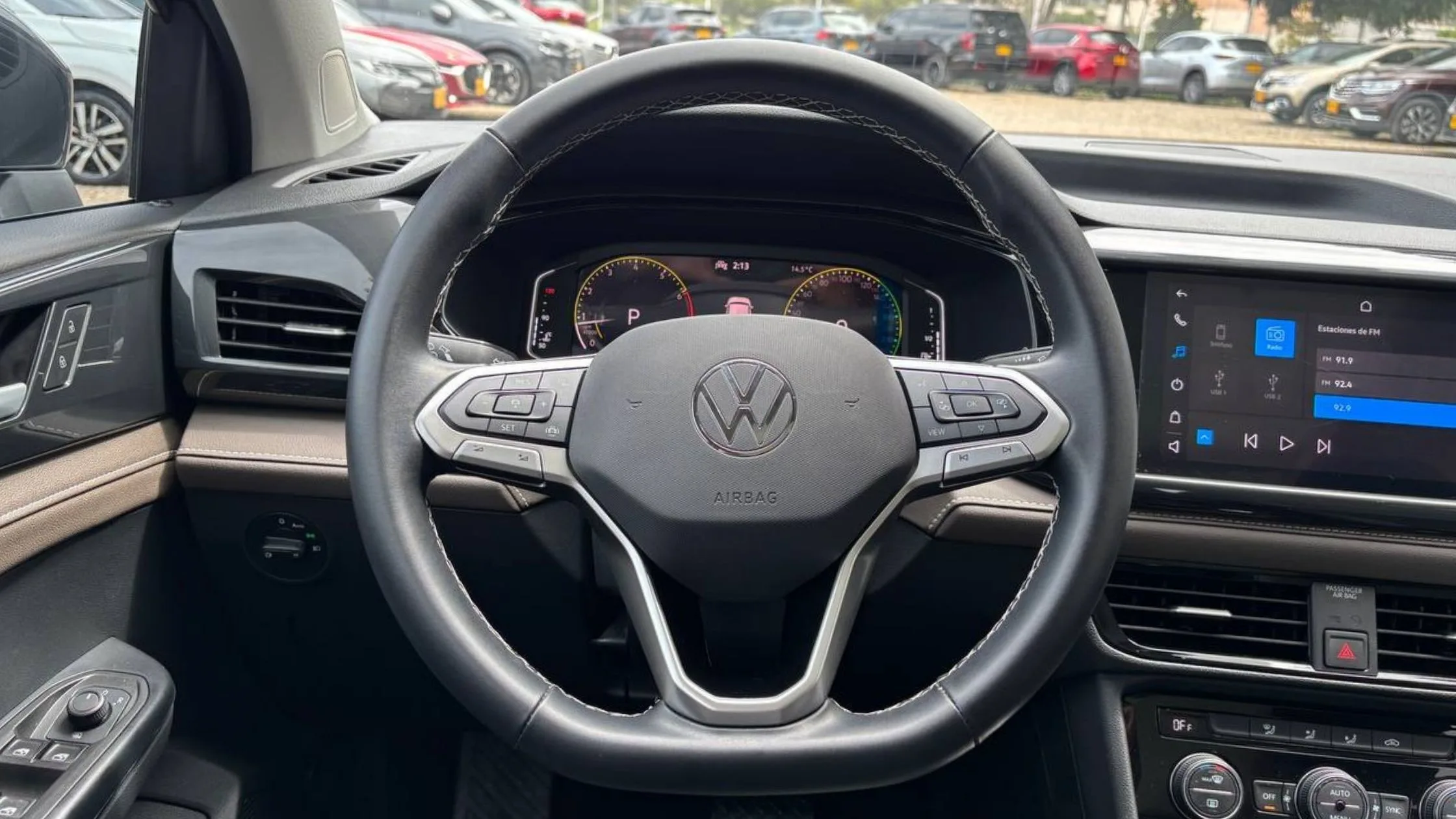 VOLKSWAGEN TAOS HIGHLINE SE AT 1400CC T 6AB ABS CT