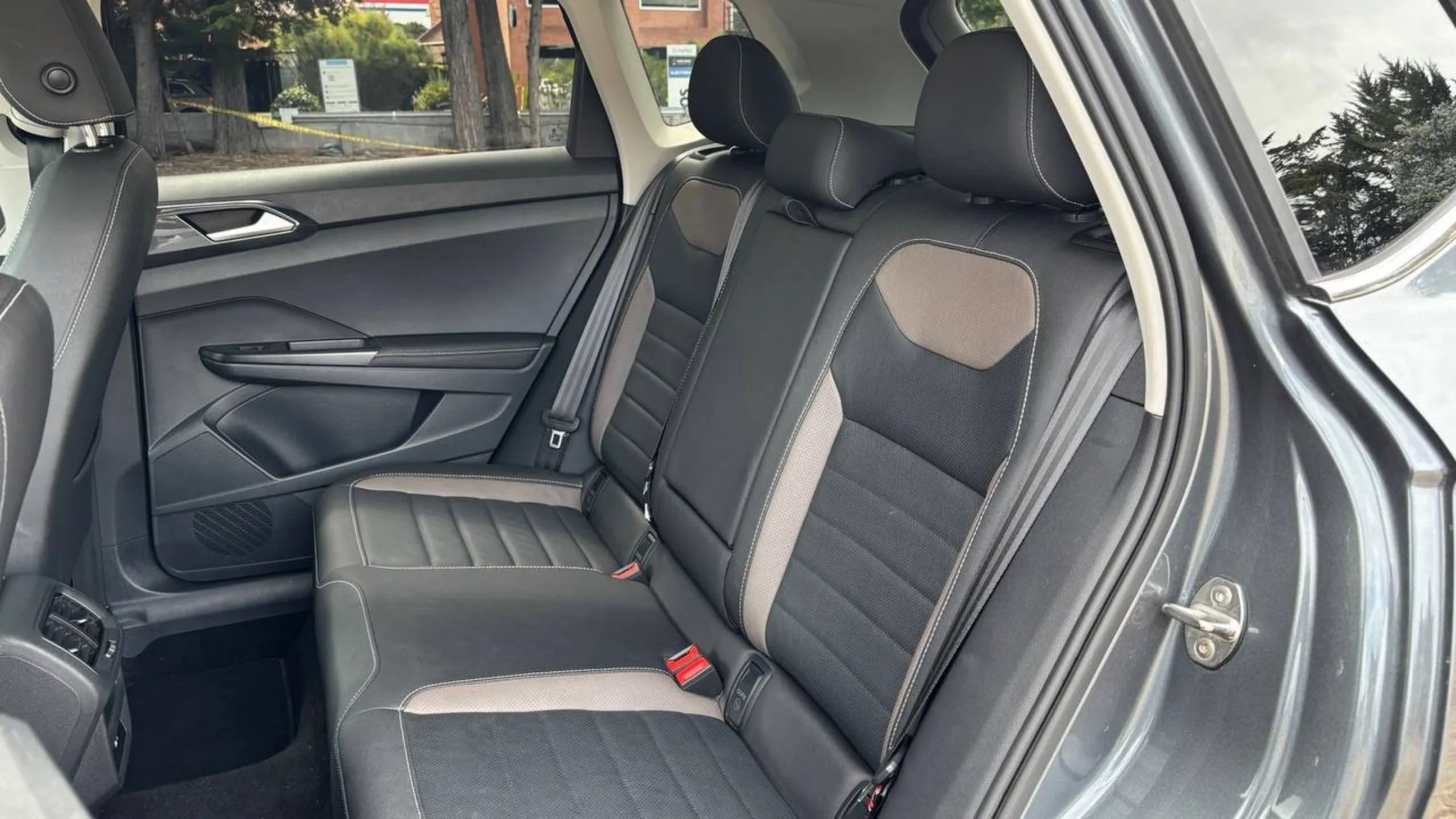 VOLKSWAGEN TAOS HIGHLINE SE AT 1400CC T 6AB ABS CT