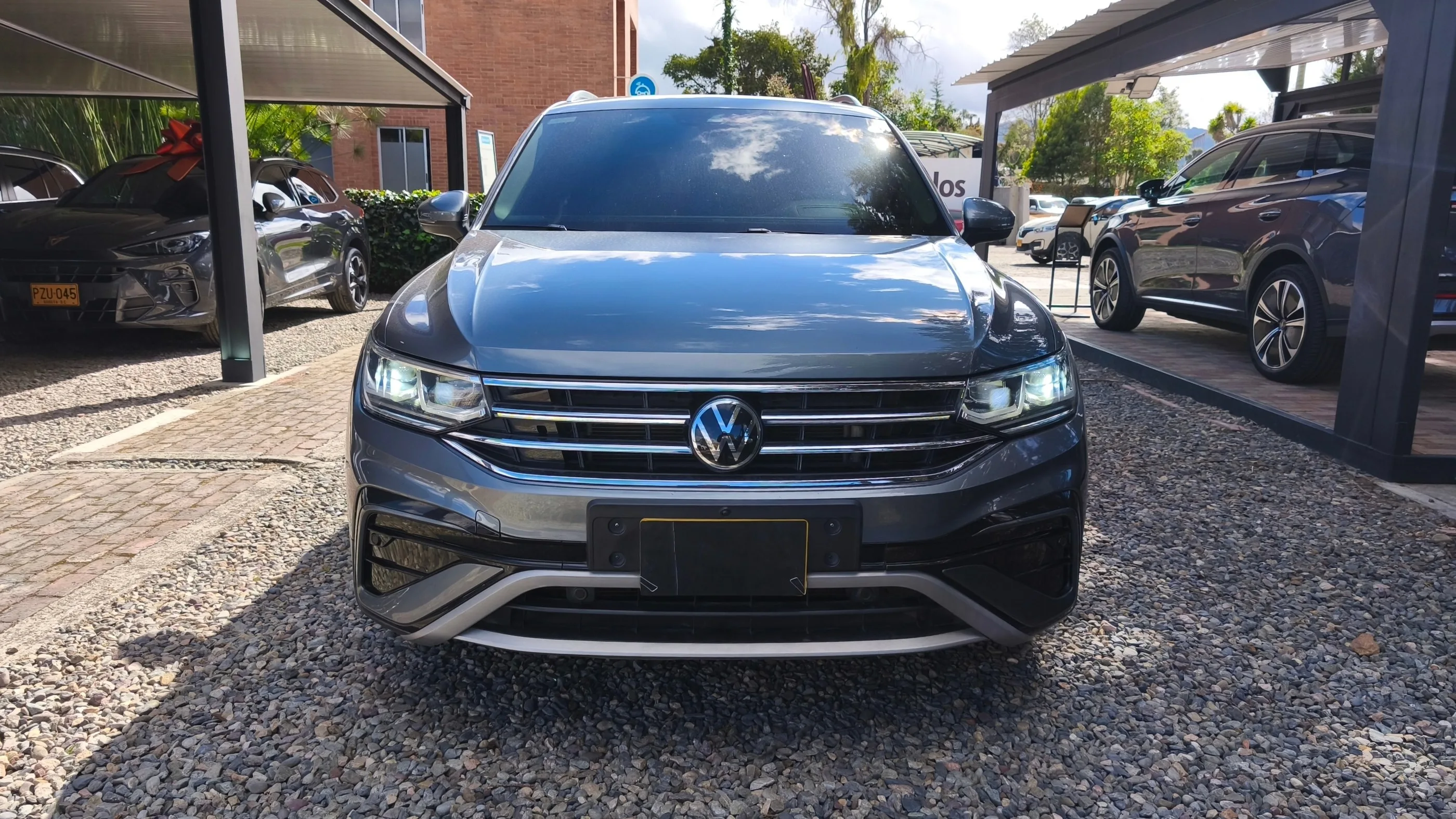 VOLKSWAGEN TIGUAN ELEGANCE 2.0 TSI 4MOTION AT 2000CC TC