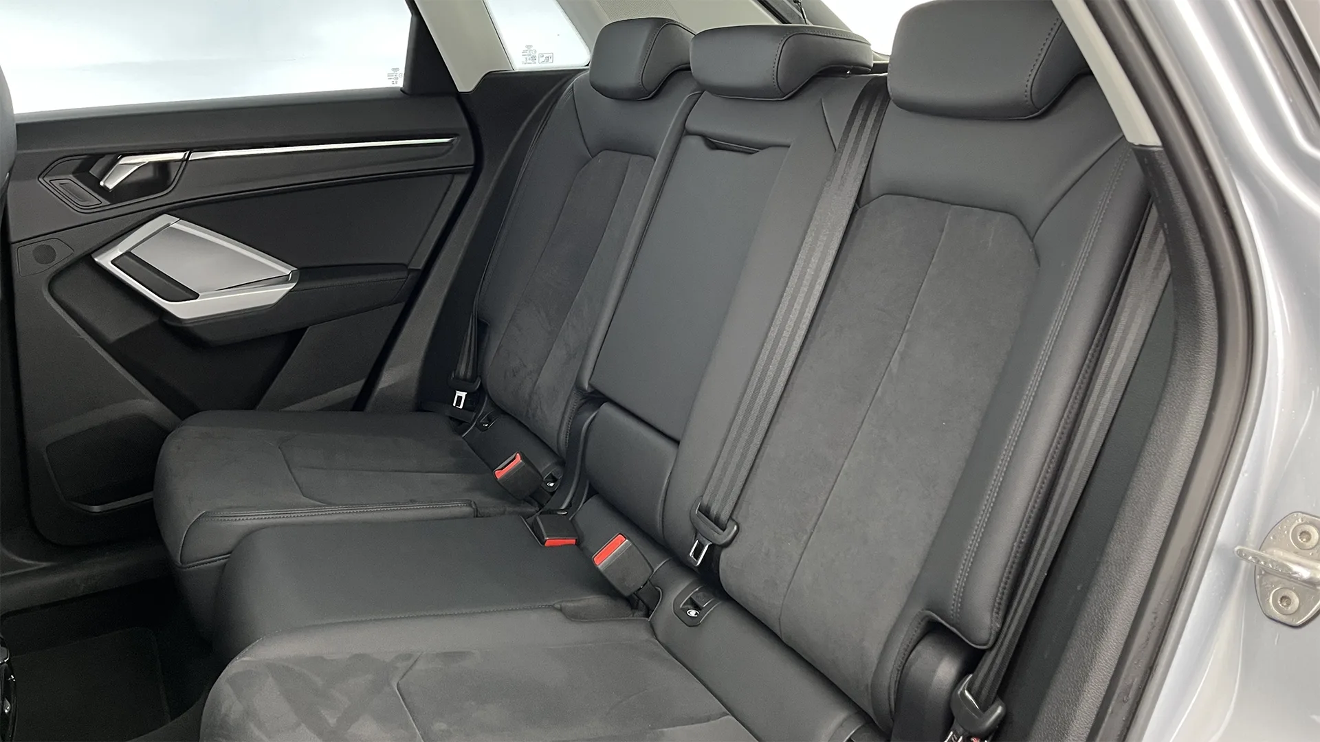 AUDI Q3 35 TFSI AMBITION PLUS TP 1400CC T TC R19