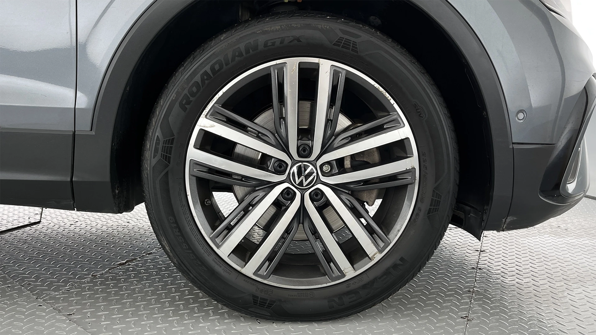 VOLKSWAGEN TIGUAN ELEGANCE 2.0 TSI 4MOTION TP 2000CC T CT TC R19