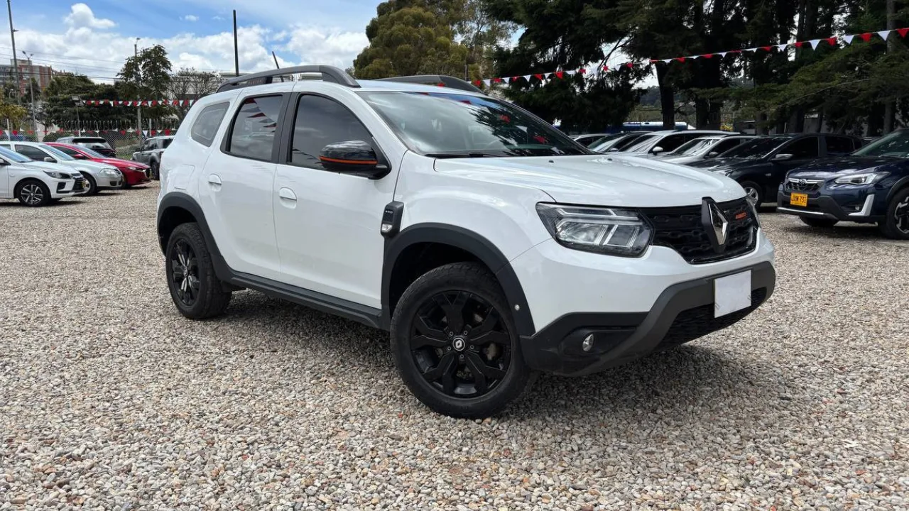 RENAULT DUSTER ICONIC MT 1300CC T 4X4 6AB