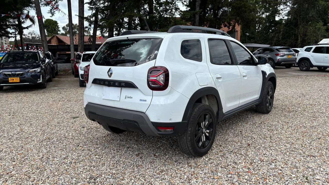 RENAULT DUSTER ICONIC MT 1300CC T 4X4 6AB