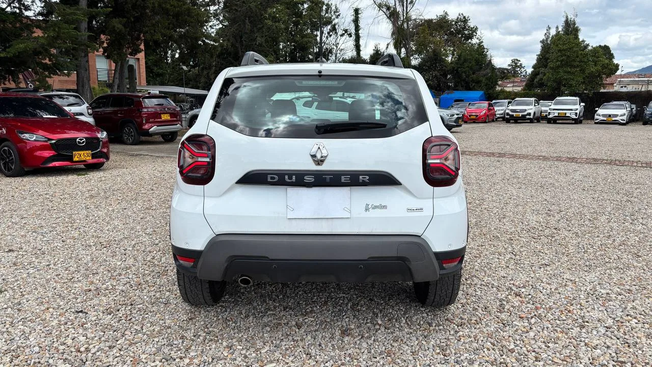RENAULT DUSTER ICONIC MT 1300CC T 4X4 6AB