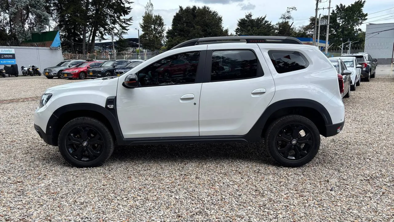 RENAULT DUSTER ICONIC MT 1300CC T 4X4 6AB