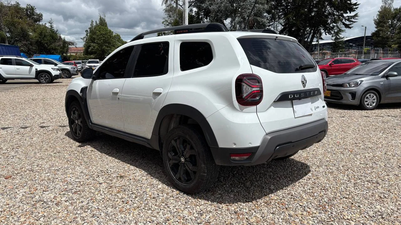 RENAULT DUSTER ICONIC MT 1300CC T 4X4 6AB