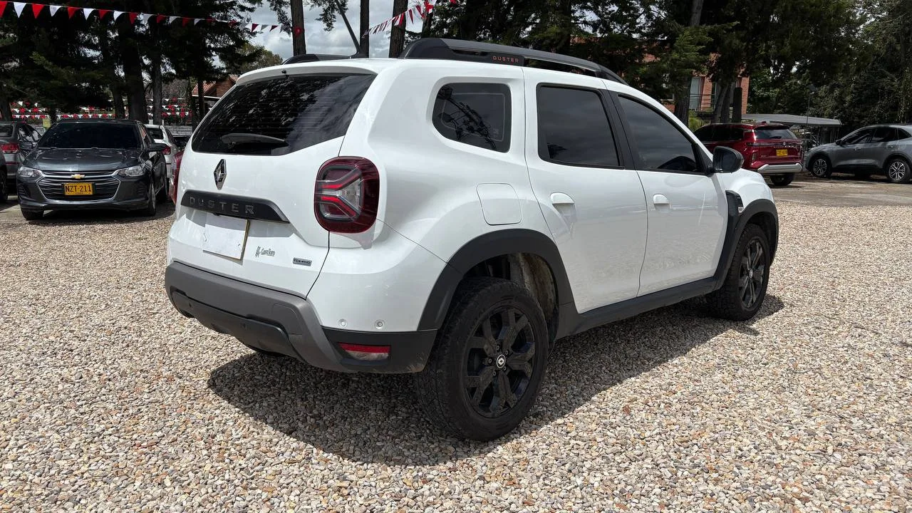 RENAULT DUSTER ICONIC MT 1300CC T 4X4 6AB