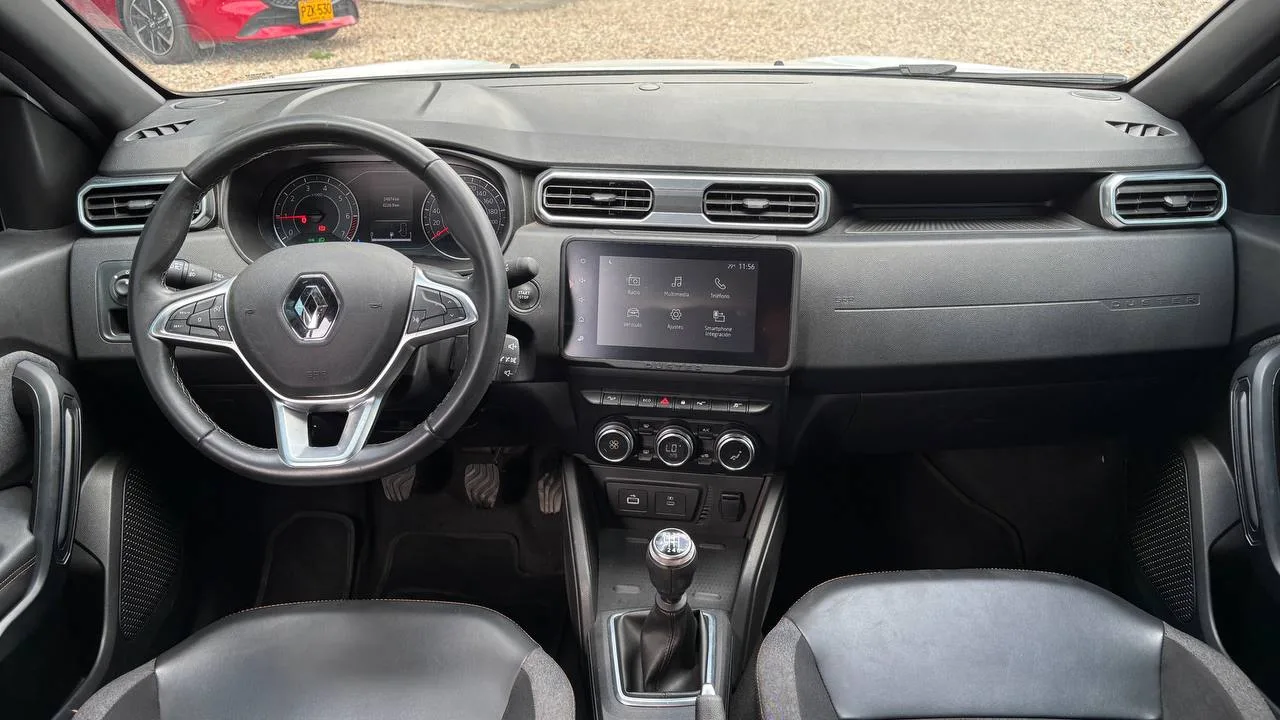 RENAULT DUSTER ICONIC MT 1300CC T 4X4 6AB