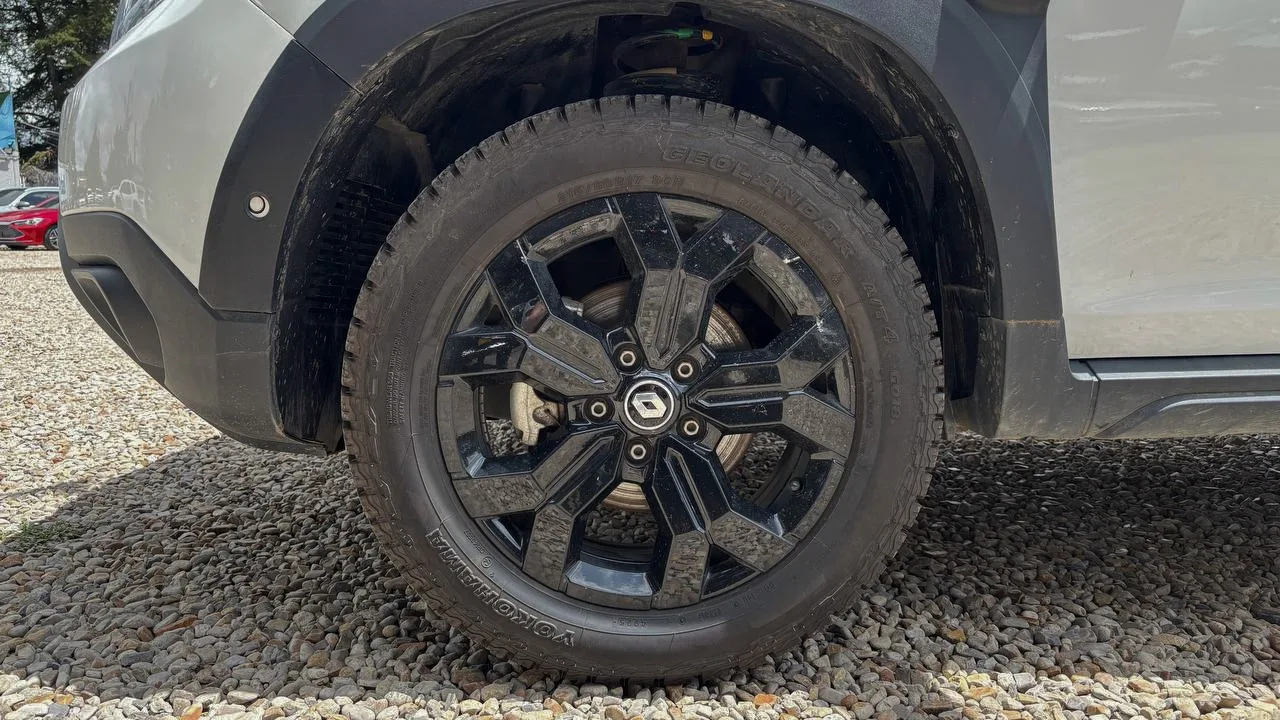 RENAULT DUSTER ICONIC MT 1300CC T 4X4 6AB