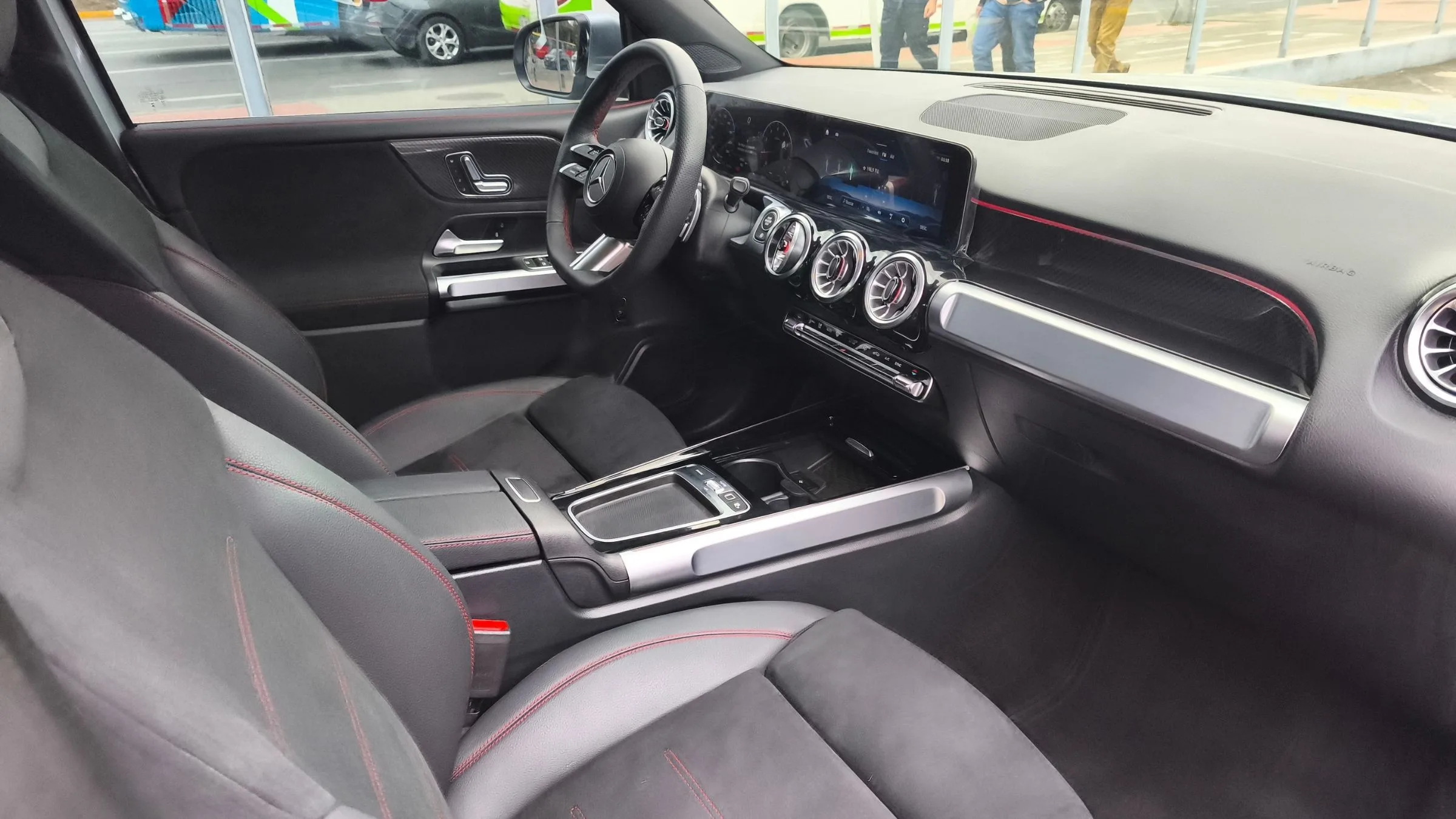 MERCEDES-BENZ GLB 250 4MATIC AMG LINE TP 2000CC T CT
