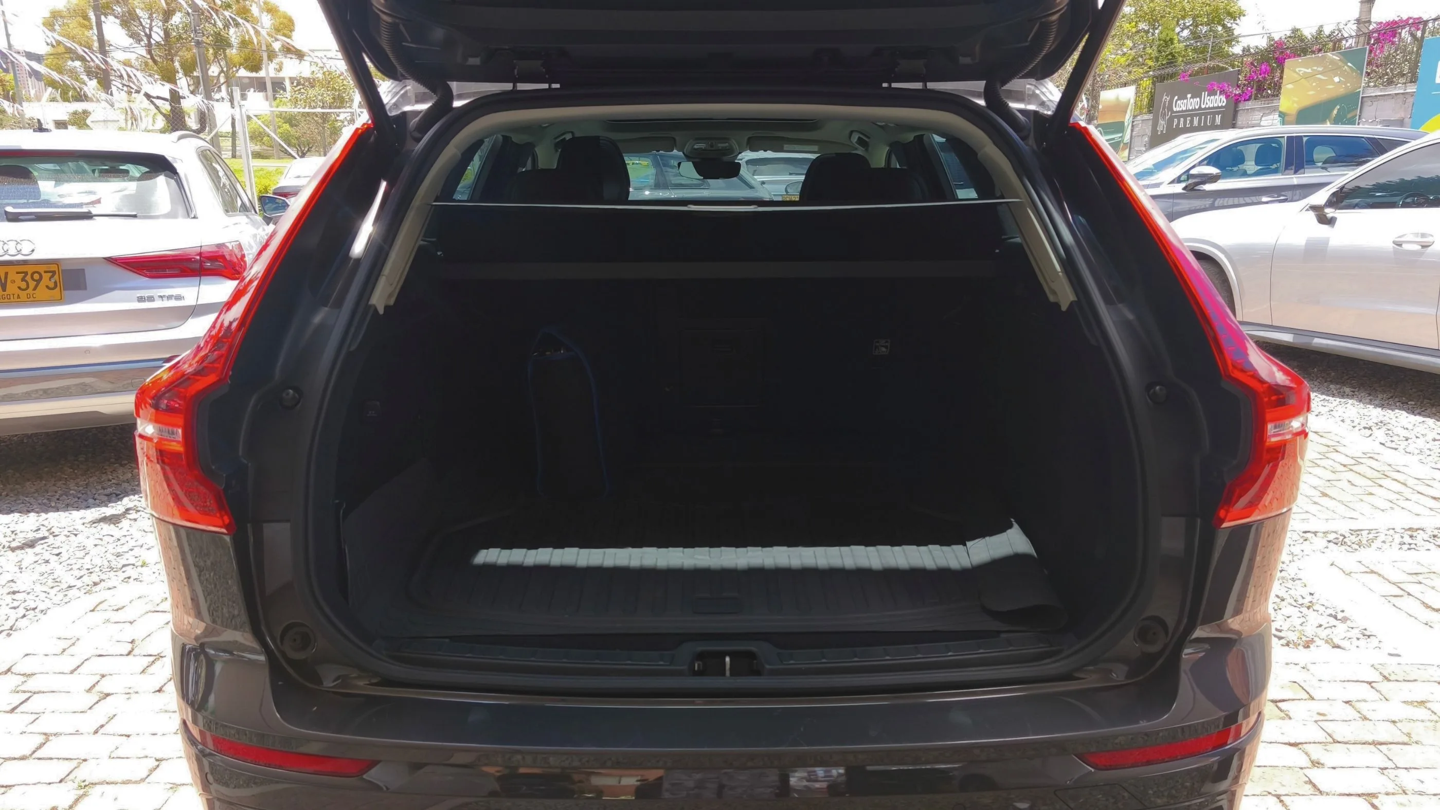 VOLVO XC60 RECHARGE ULTIMATE T8 PHEV AT 2000CC CT