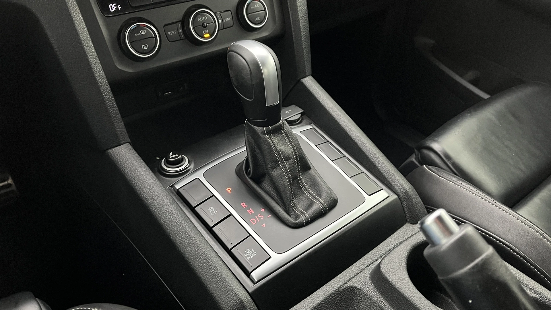VOLKSWAGEN AMAROK HIGHLINE EXTREME TP 3000CC V6 TD 4X4 6AB ABS R20 TC