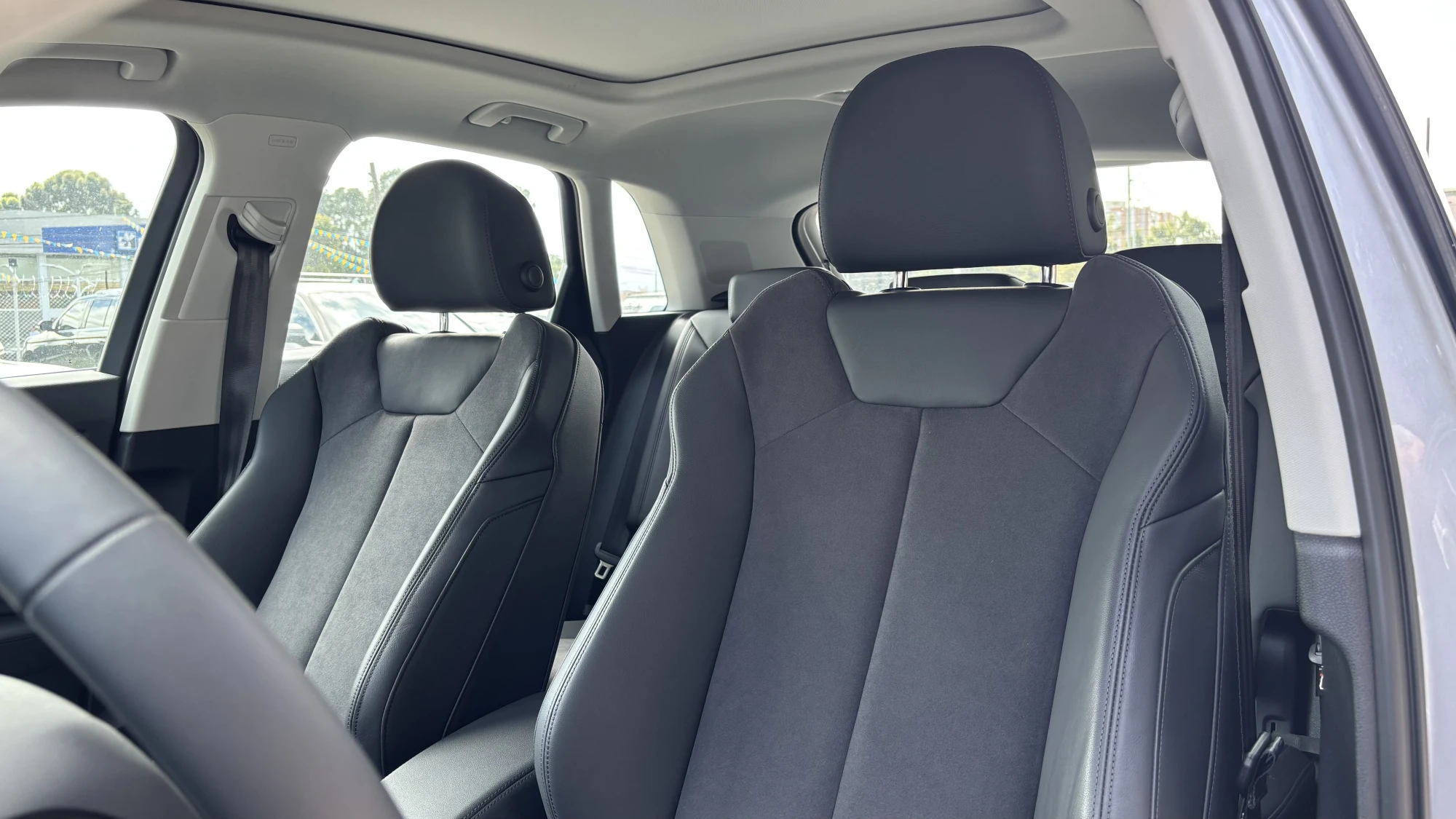 AUDI Q3 35 TFSI AMBITION PLUS TP 1400CC T TC R19