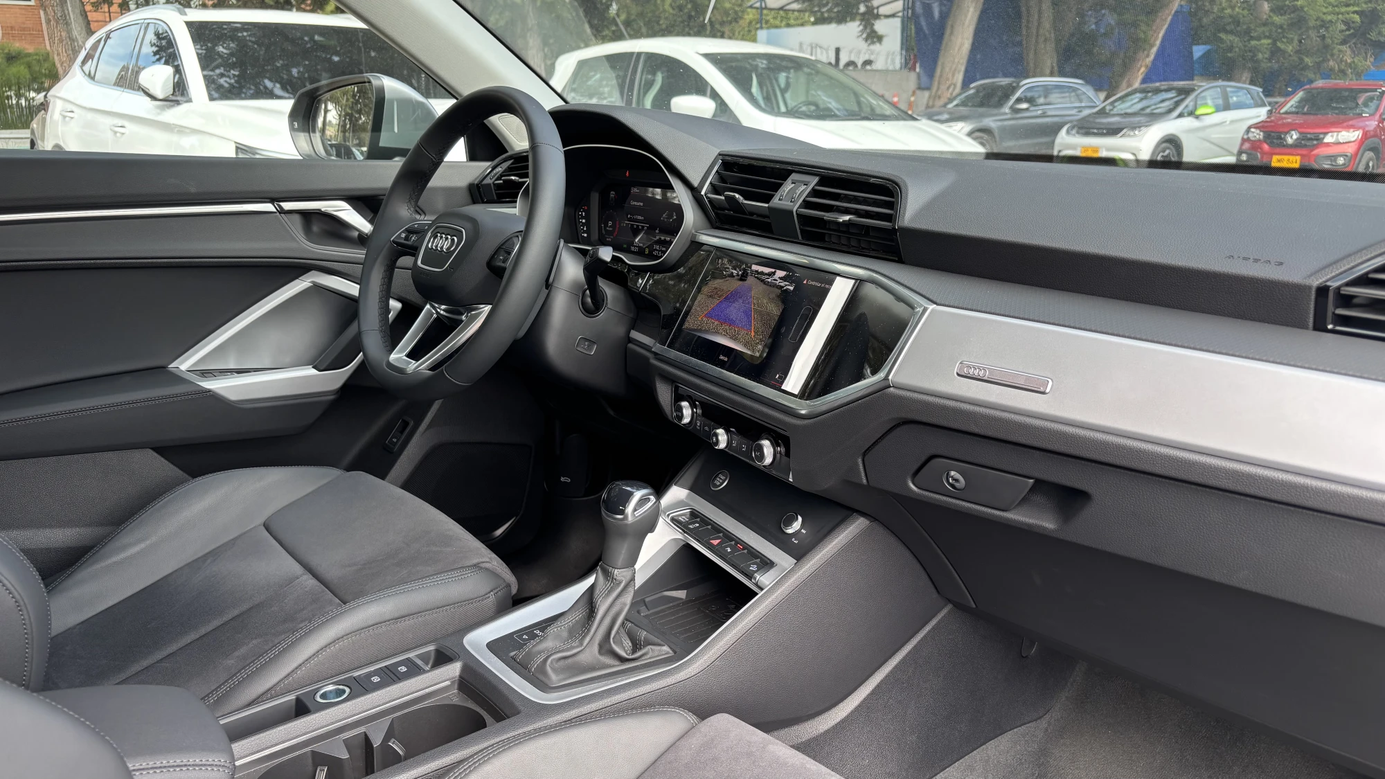 AUDI Q3 35 TFSI AMBITION PLUS TP 1400CC T TC R19