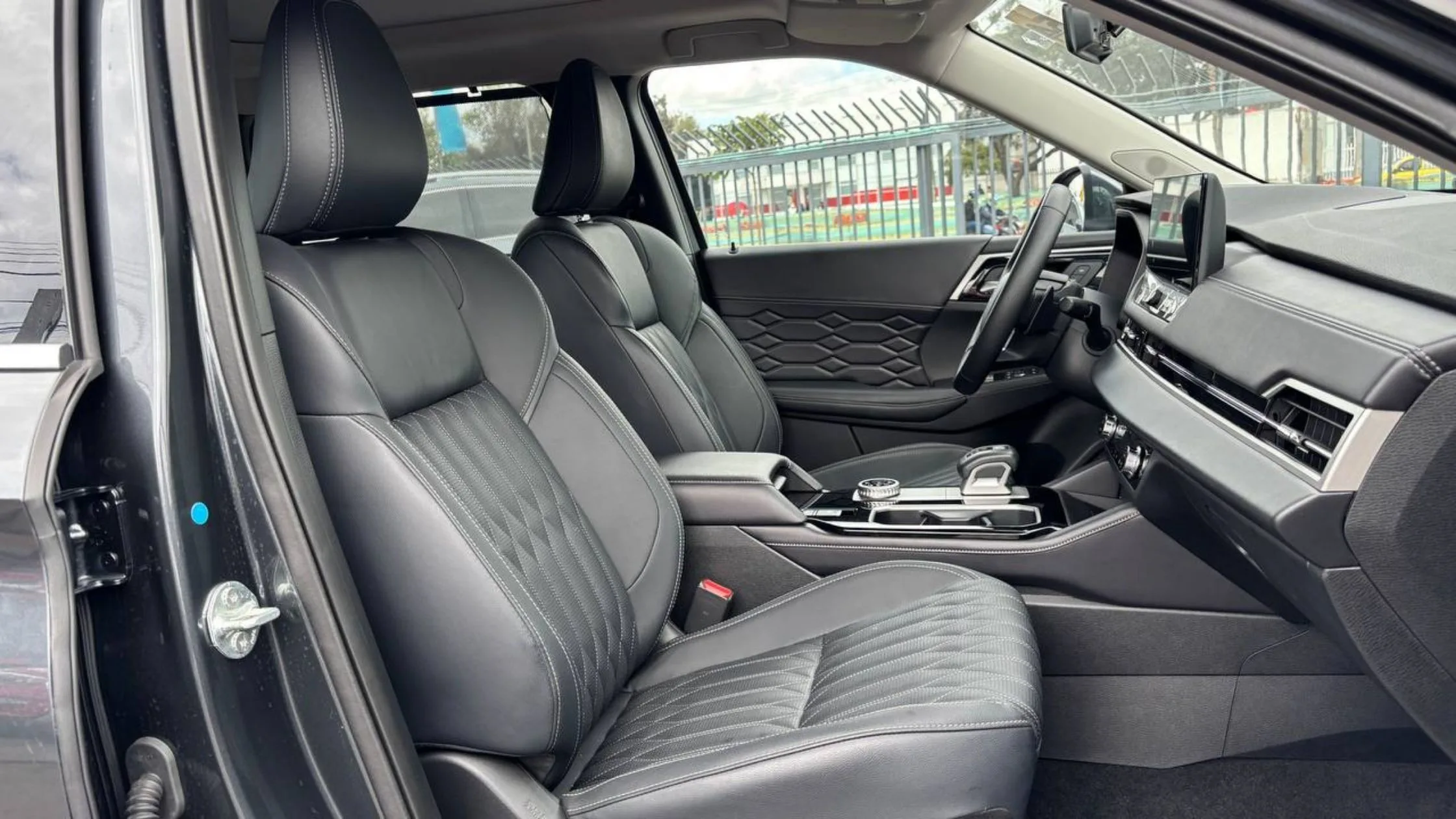 MITSUBISHI OUTLANDER 2.5L AT 2500CC CT 7AB