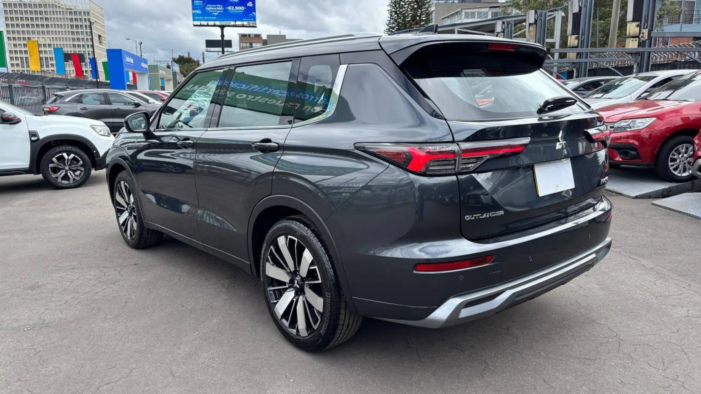 MITSUBISHI OUTLANDER 2.5L AT 2500CC CT 7AB