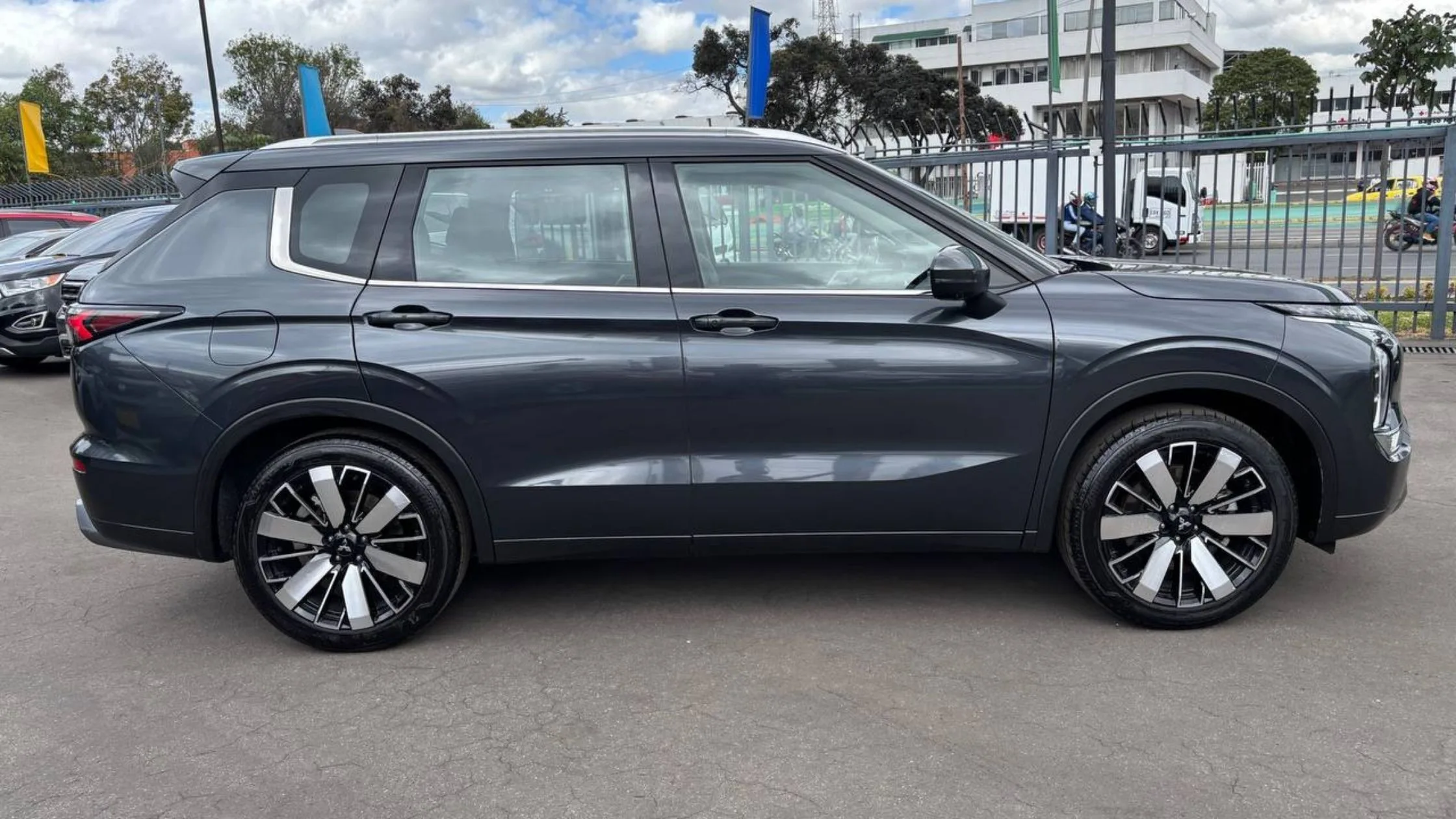 MITSUBISHI OUTLANDER 2.5L AT 2500CC CT 7AB