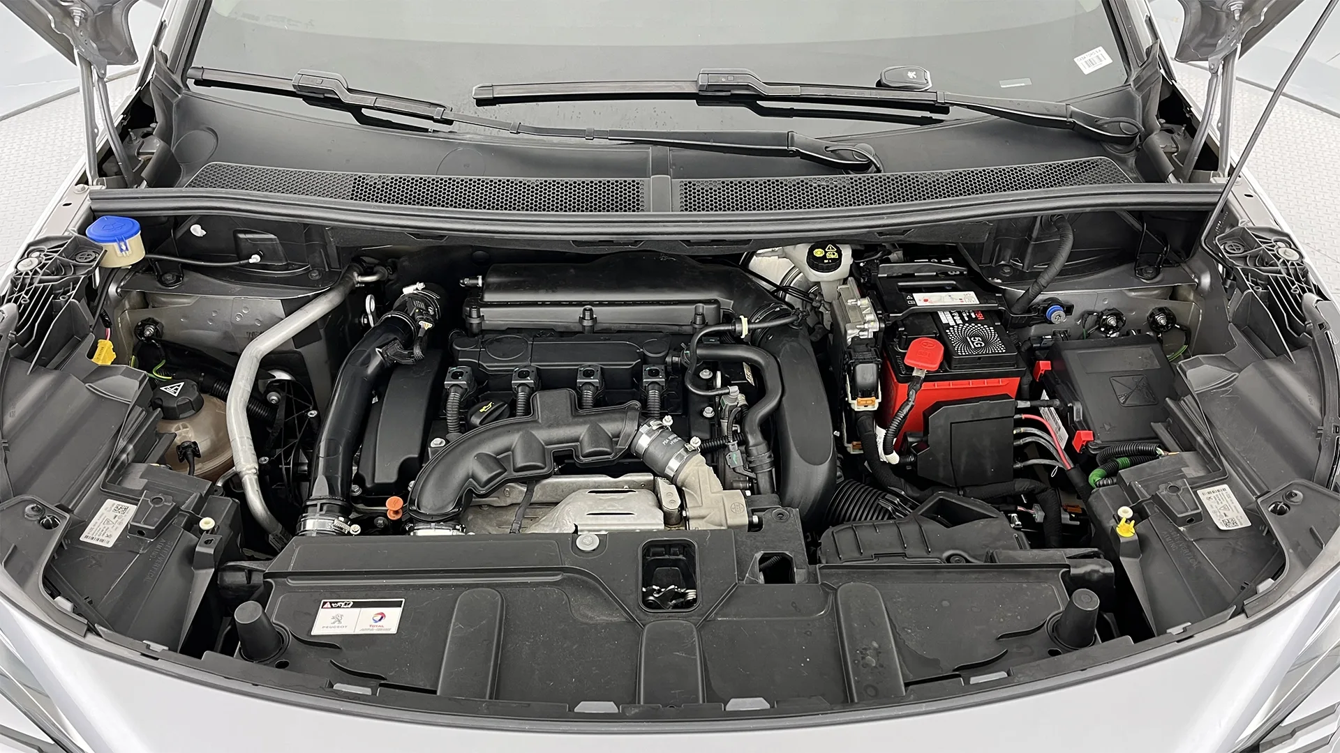 PEUGEOT 3008 ALLURE TP 1600CC T CT R18