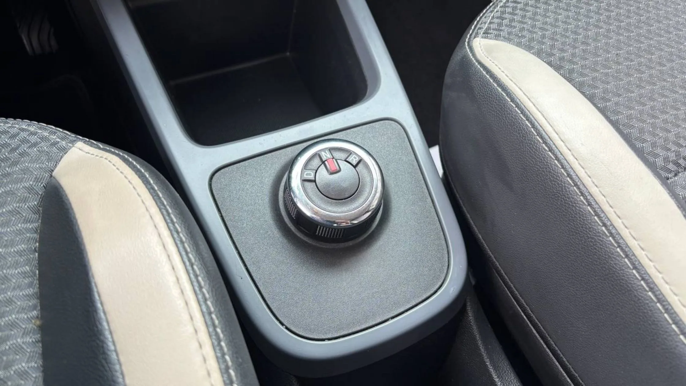 RENAULT KWID E-TECH INTENS AT 27KW 6AB ABS