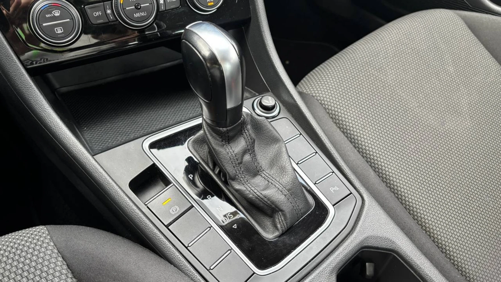 VOLKSWAGEN JETTA TSI COMFORTLINE TP 1400CC T R16