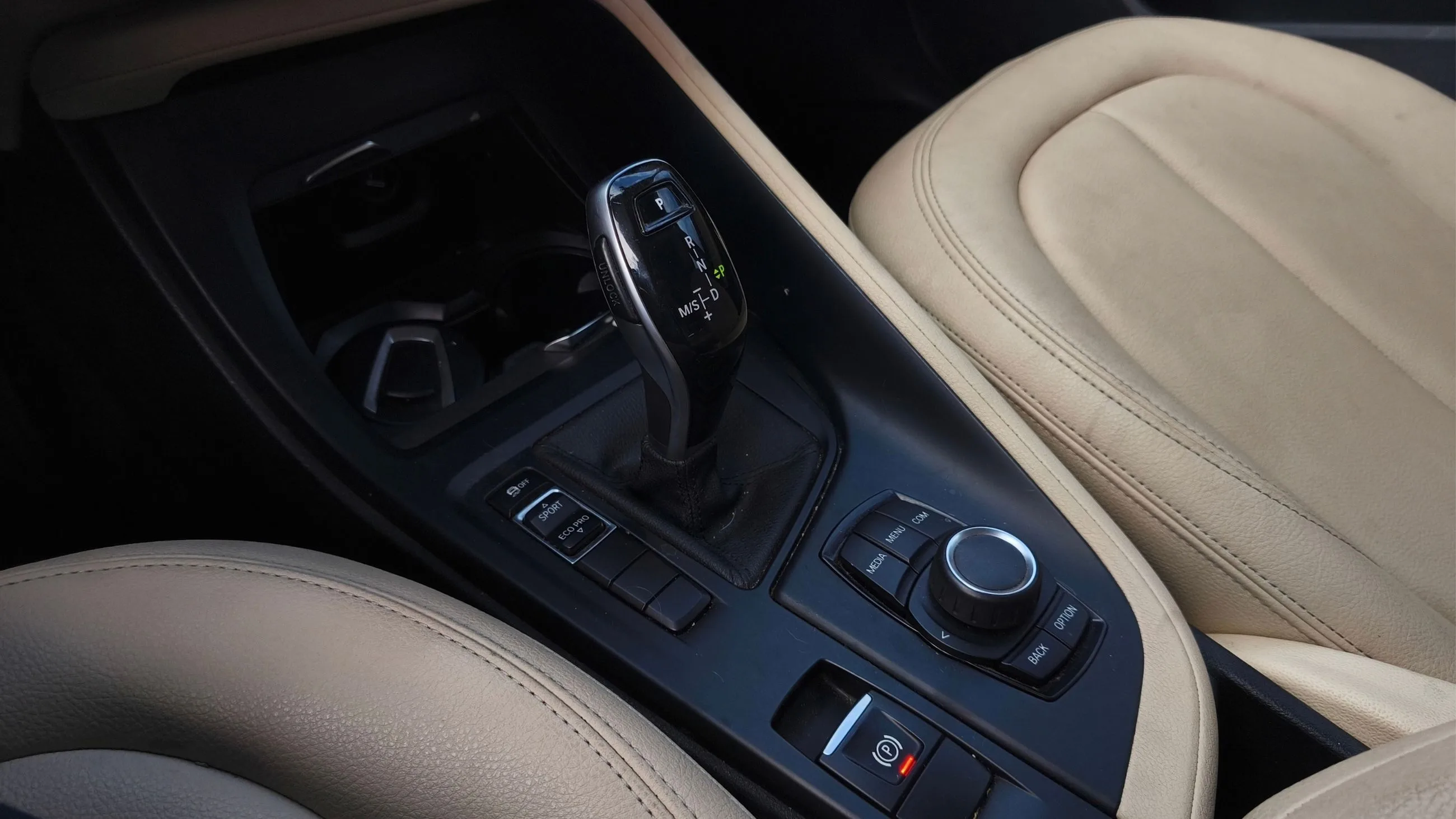 BMW X1 [F48] SDRIVE 20I TP 2000CC T CT